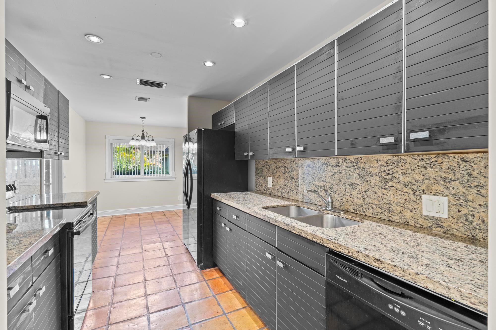 4673 Fountains Drive