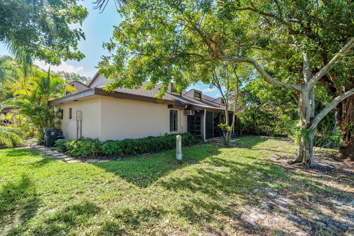 4673 Fountains Drive