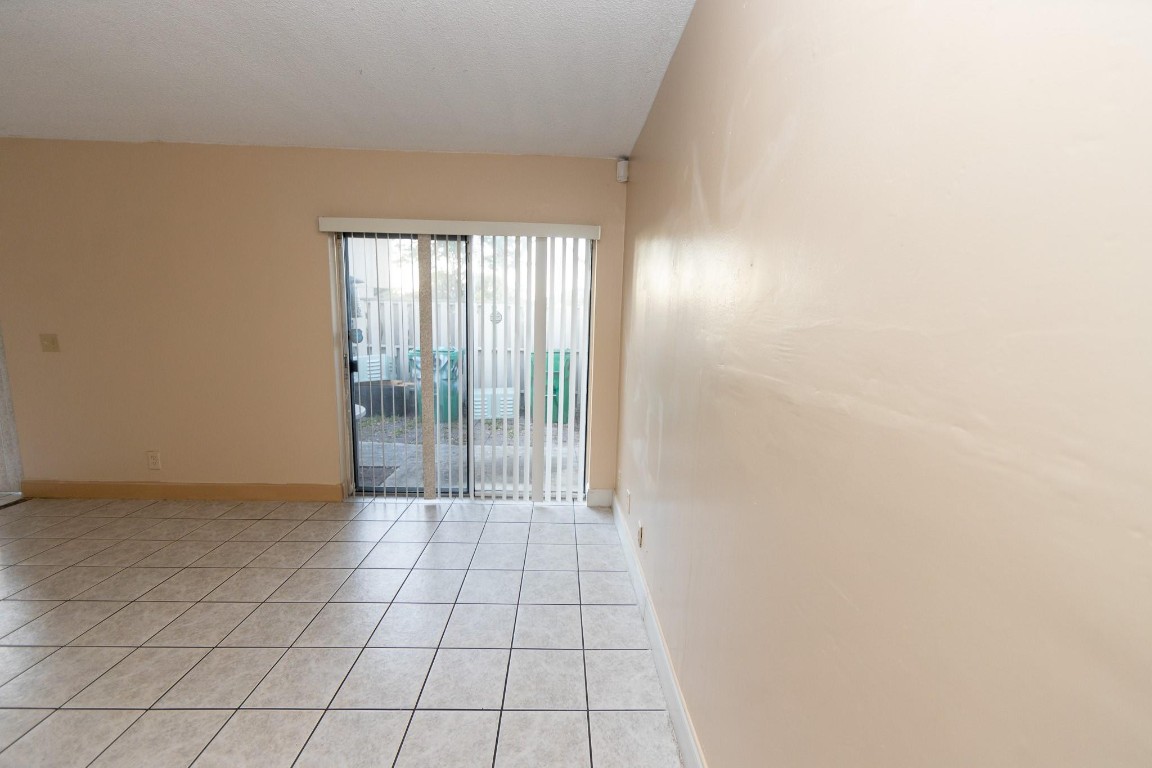 2114 NW 58th Ave Unit: 23c