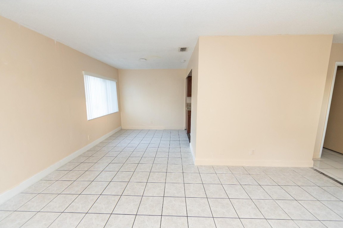 2114 NW 58th Ave Unit: 23c