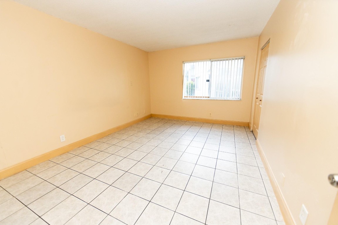 2114 NW 58th Ave Unit: 23c