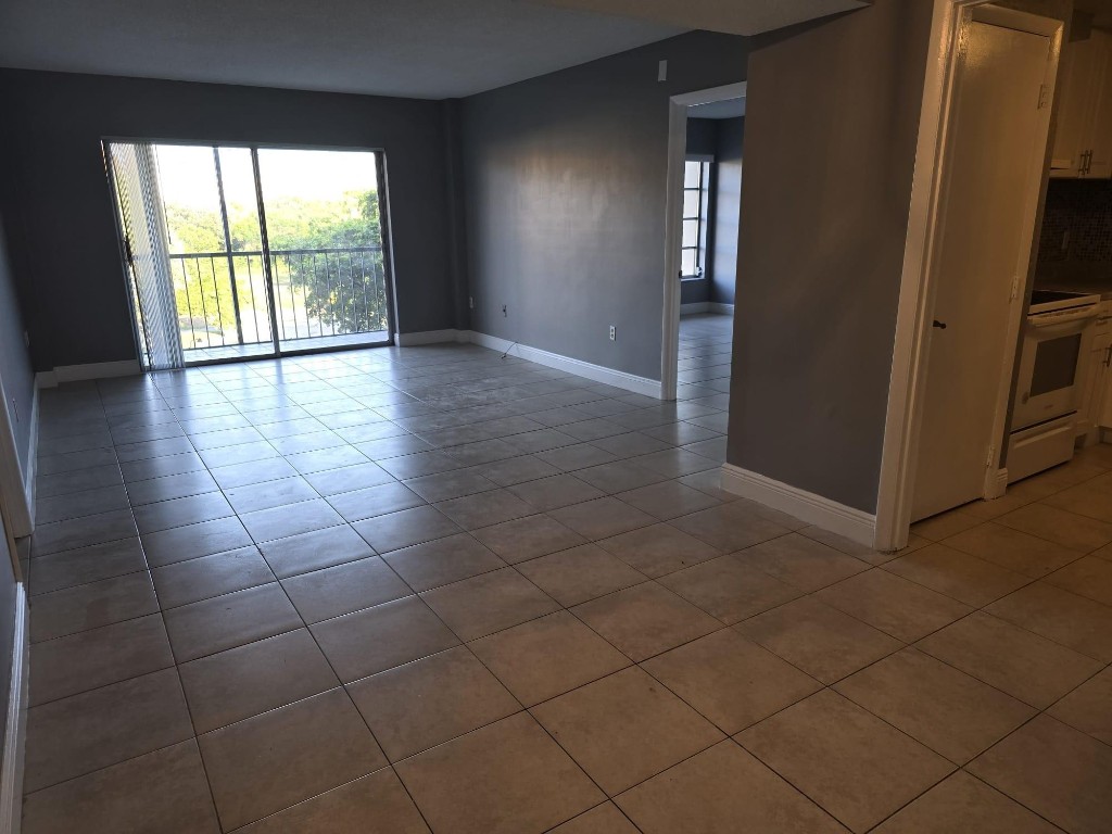 4168 Inverrary Dr 410