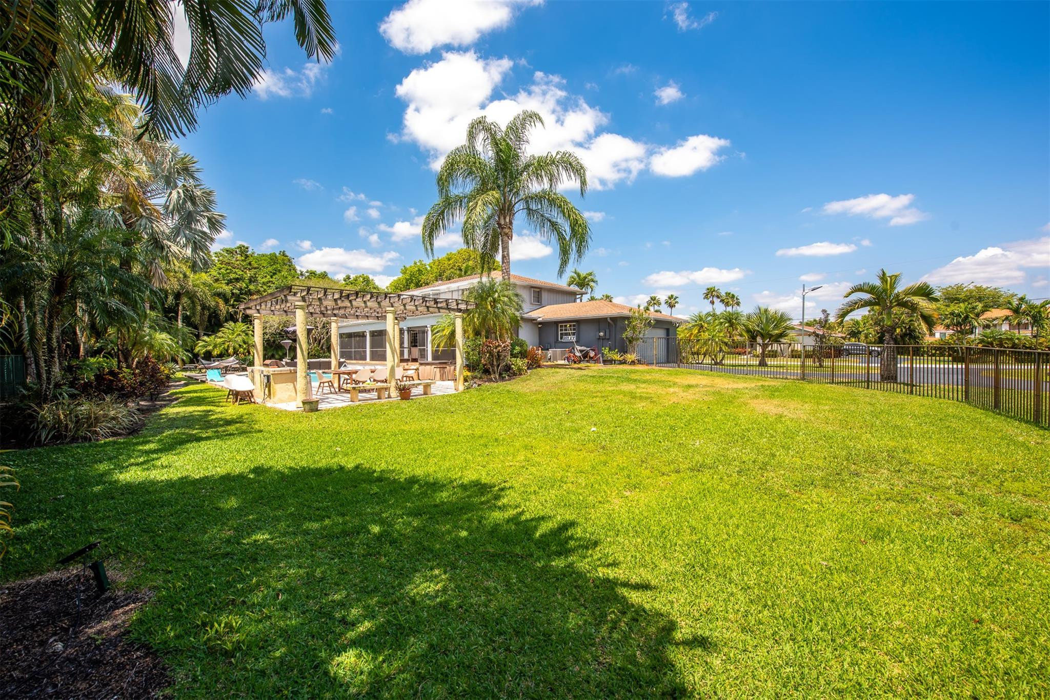 11650 SW 1st St