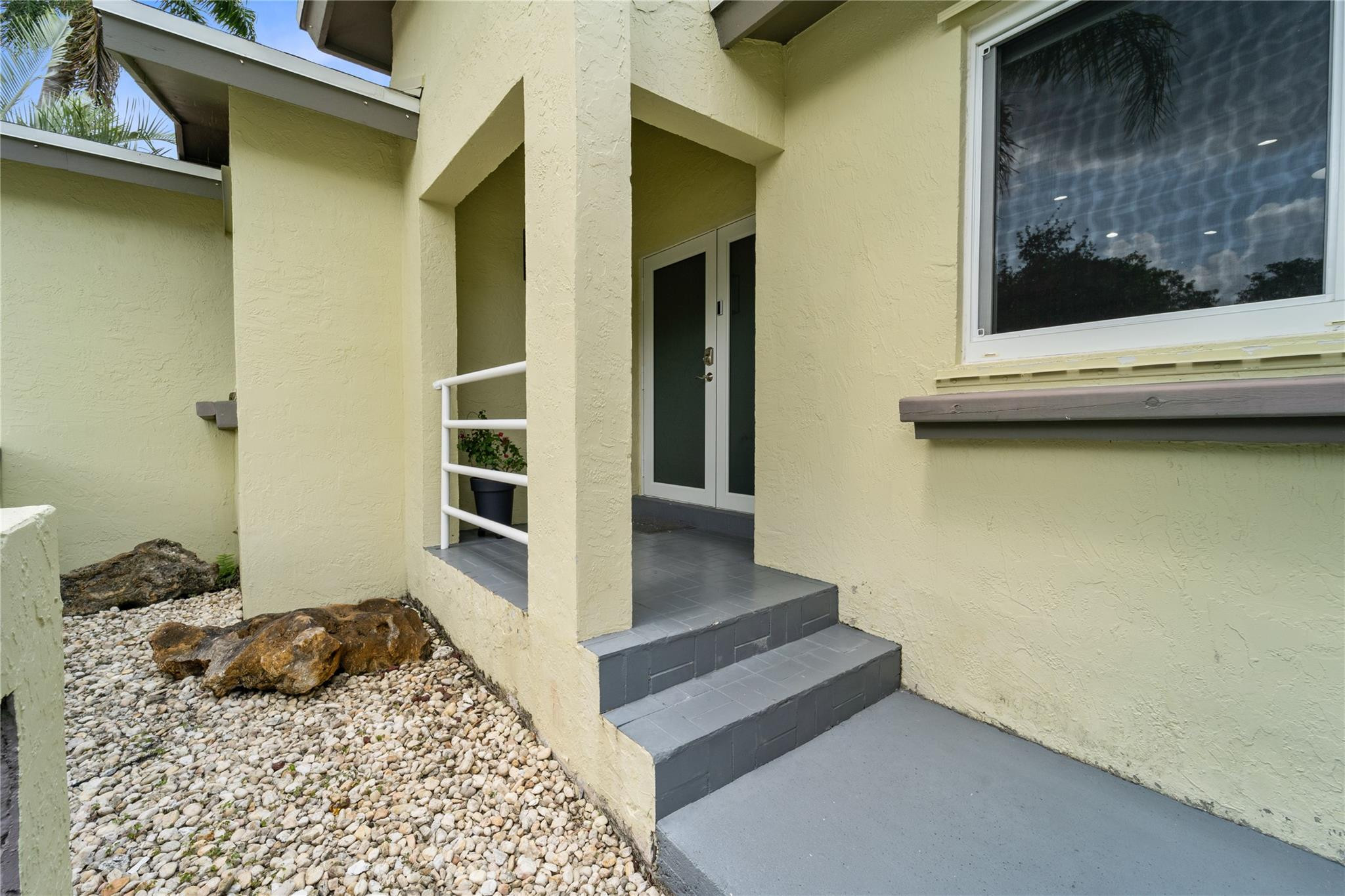 20131 SW 80 AV