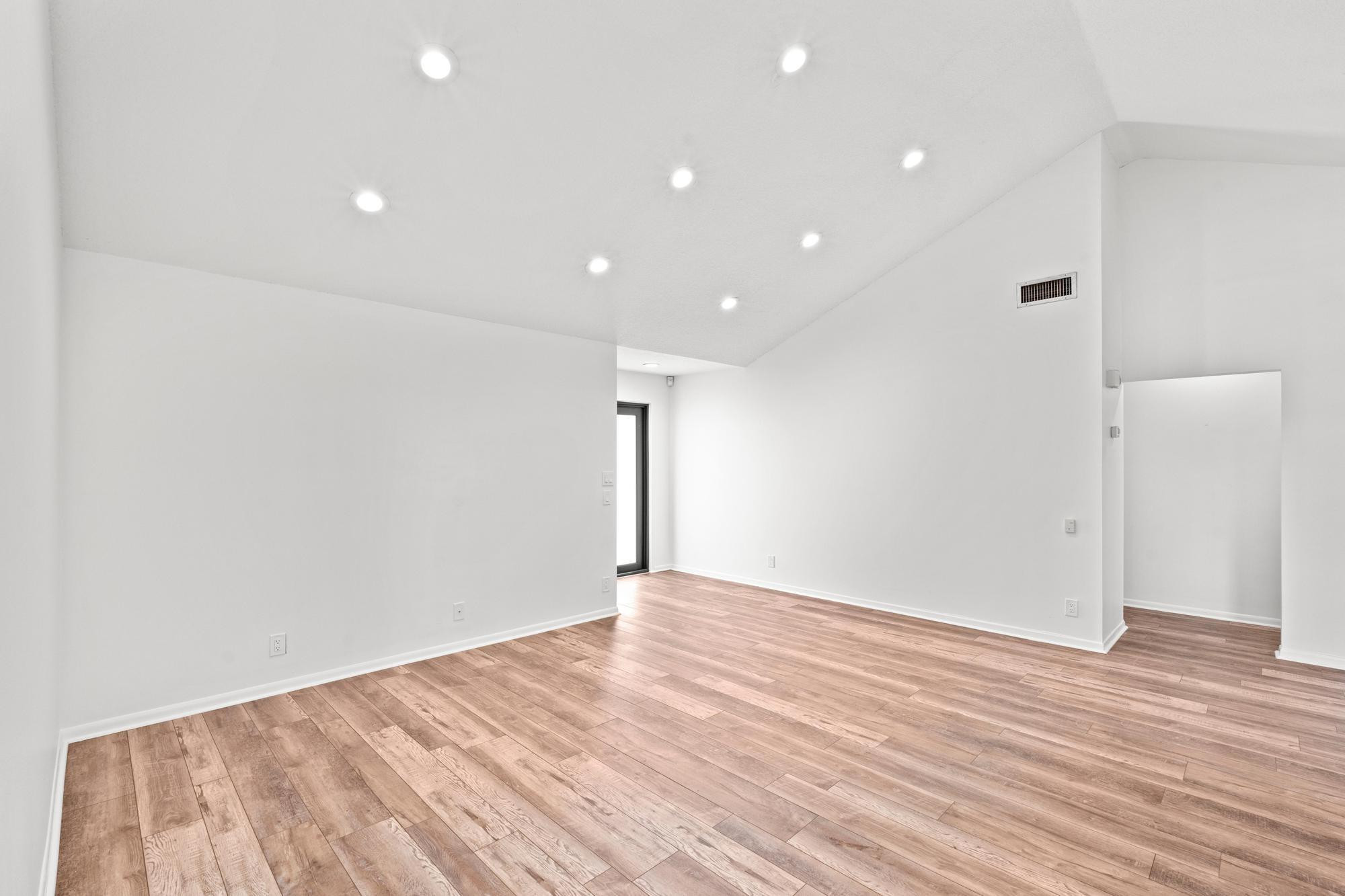 2385 Tallahassee
