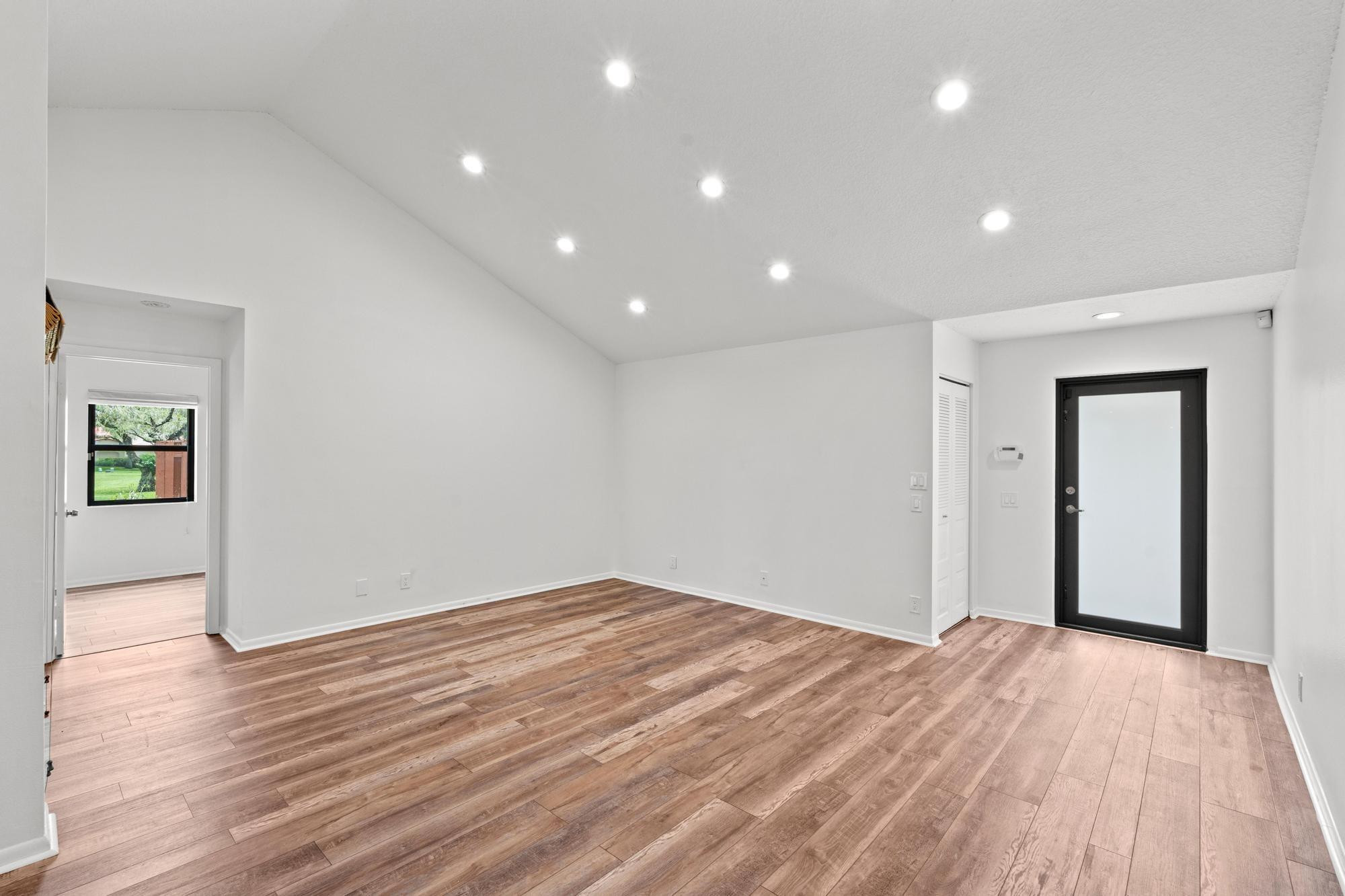 2385 Tallahassee