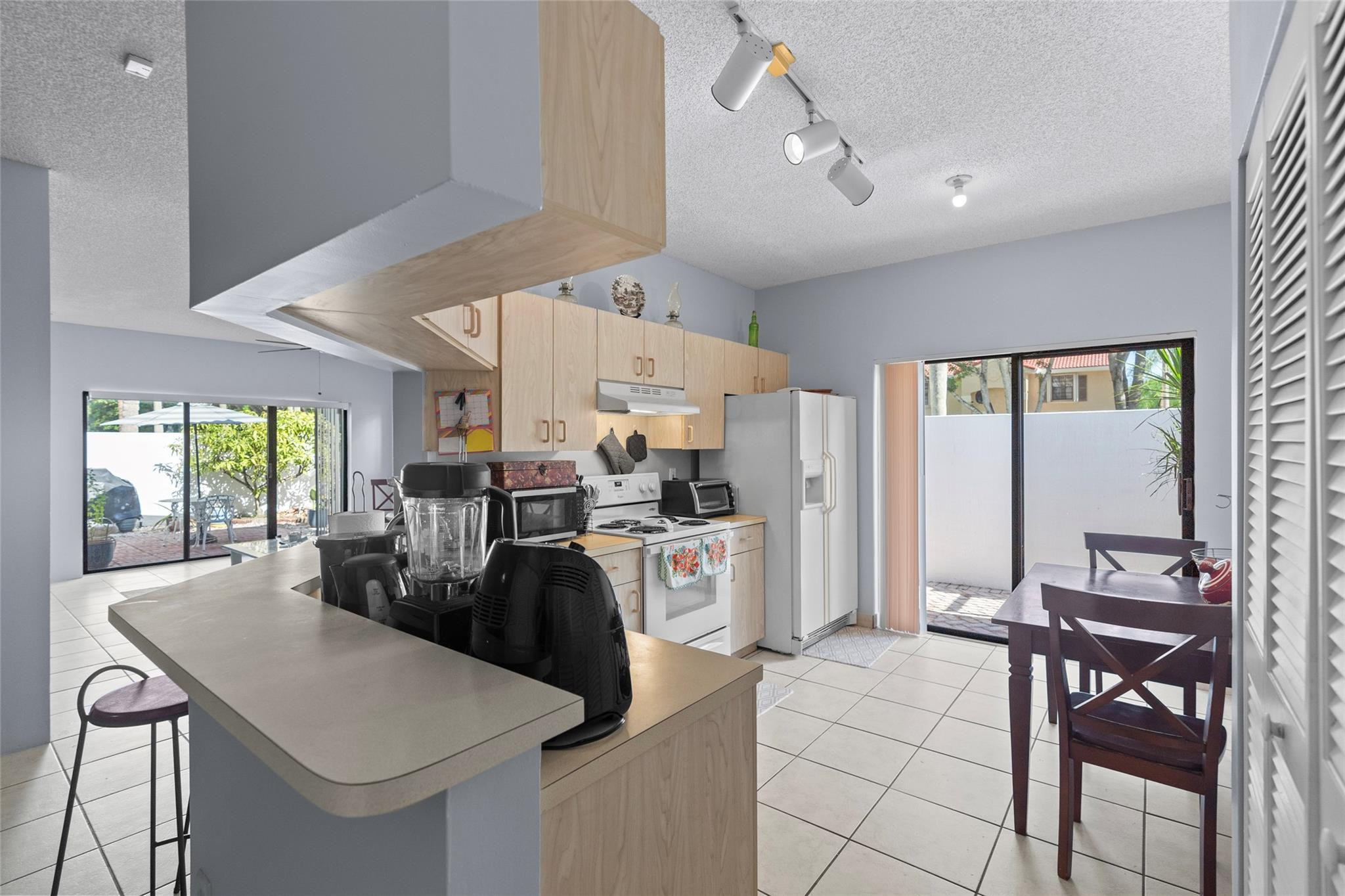 602 SW 158th Ter