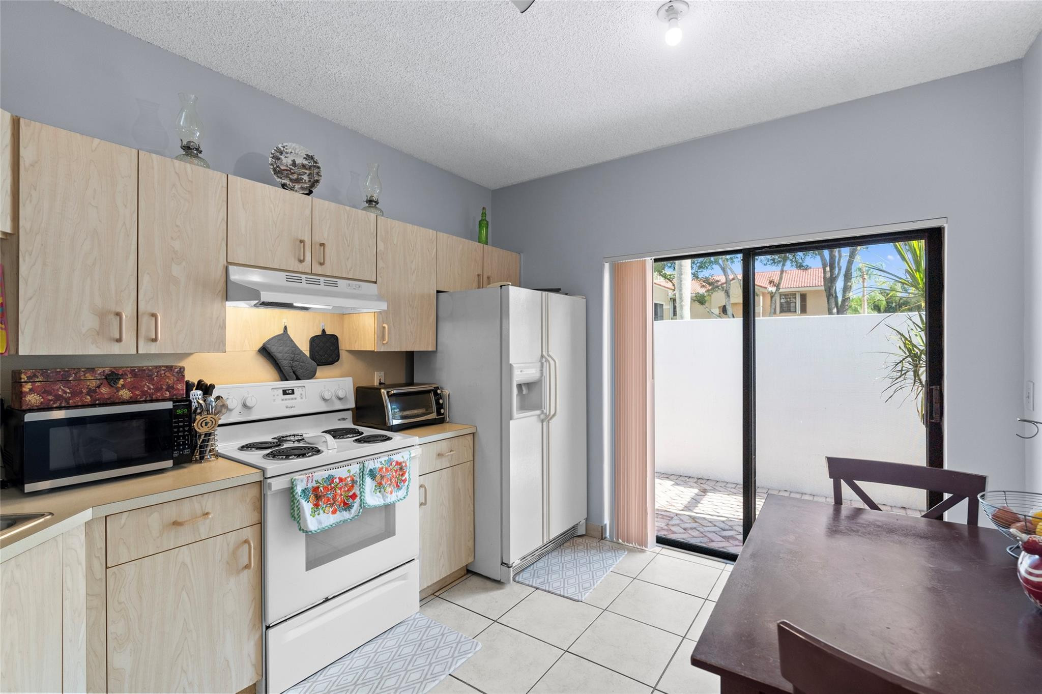 602 SW 158th Ter