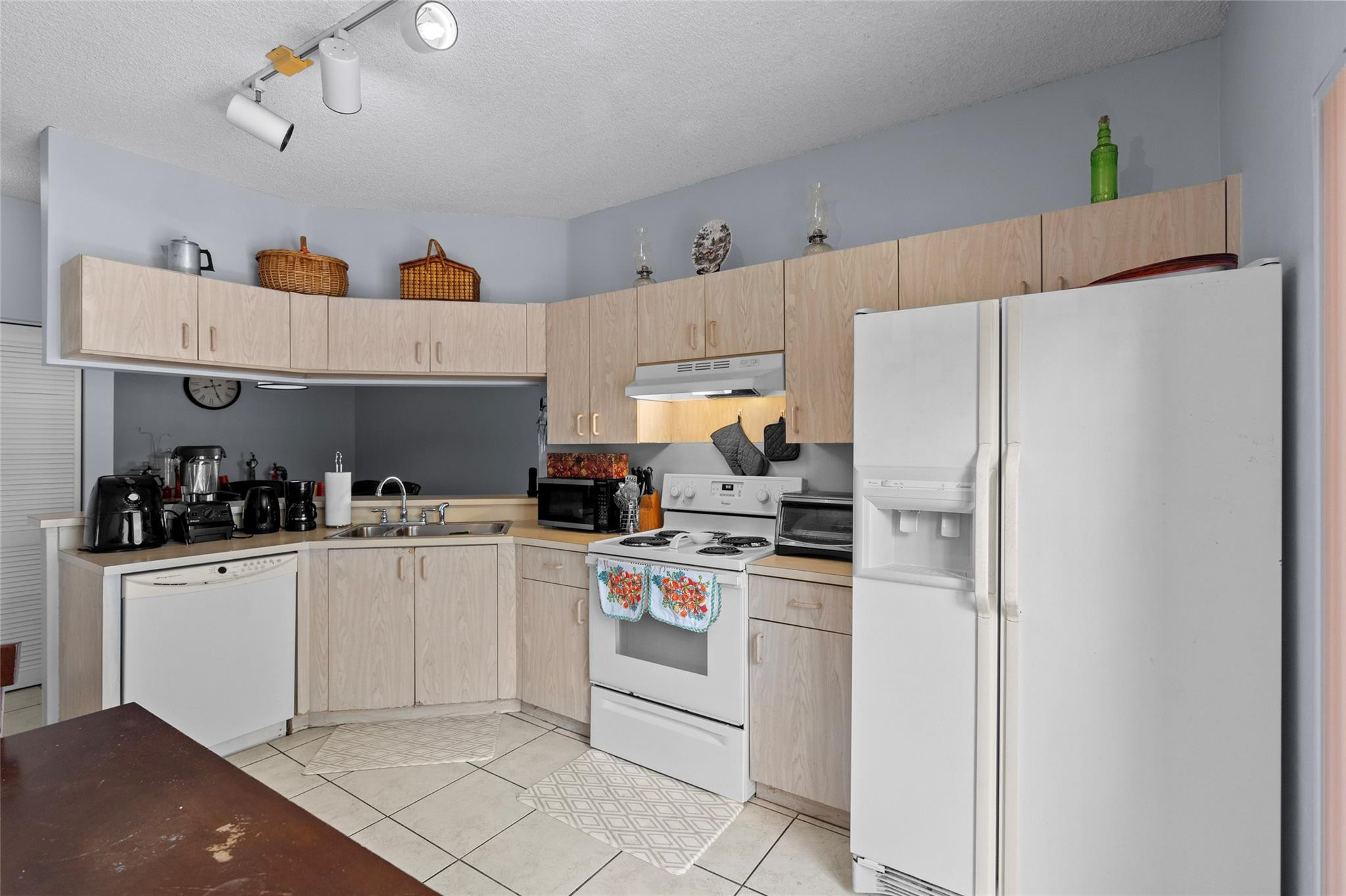 602 SW 158th Ter