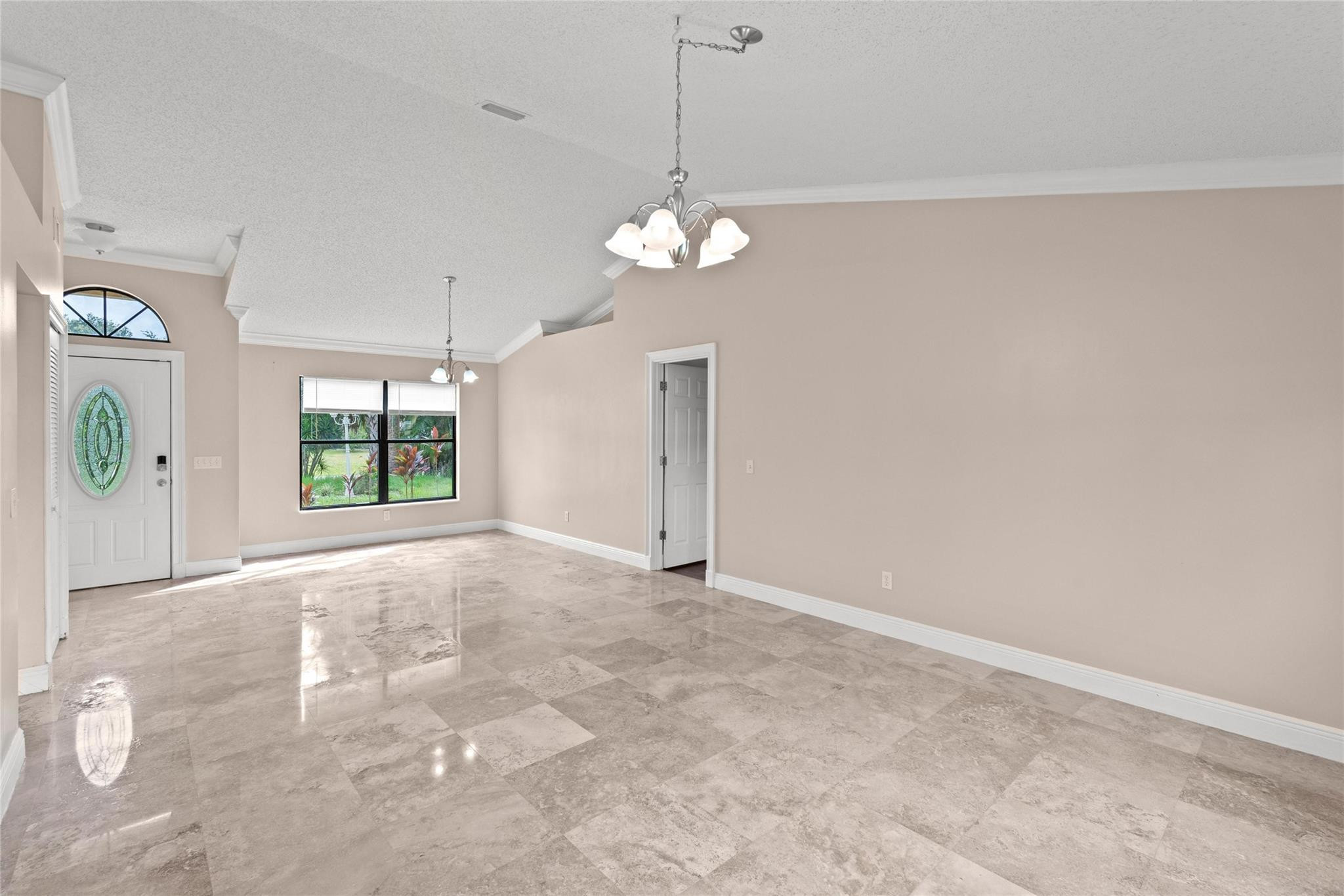 1822 SW Cecelia Ln