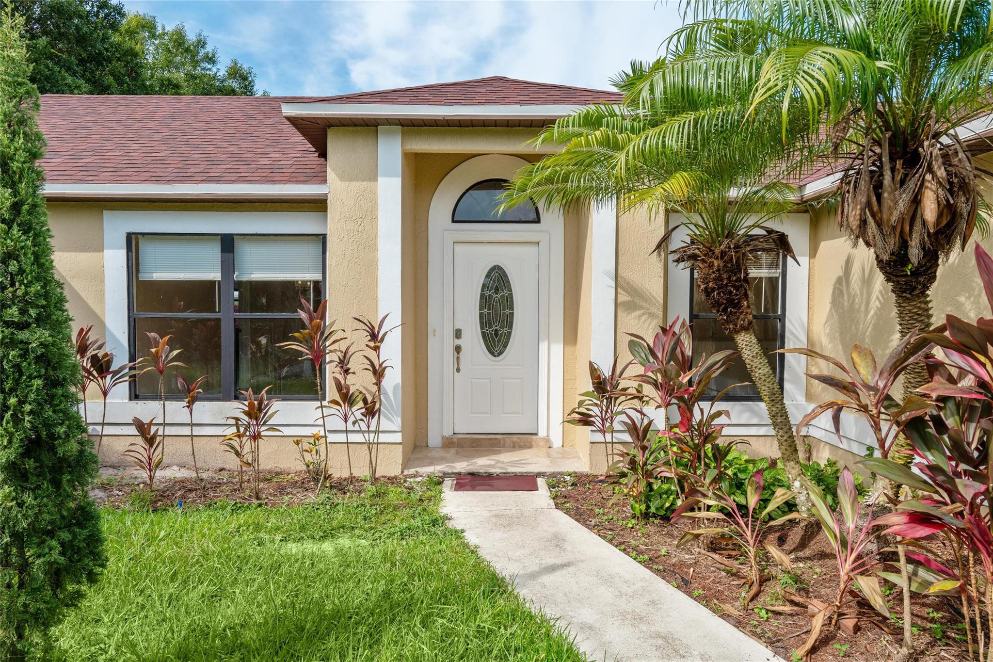 1822 SW Cecelia Ln