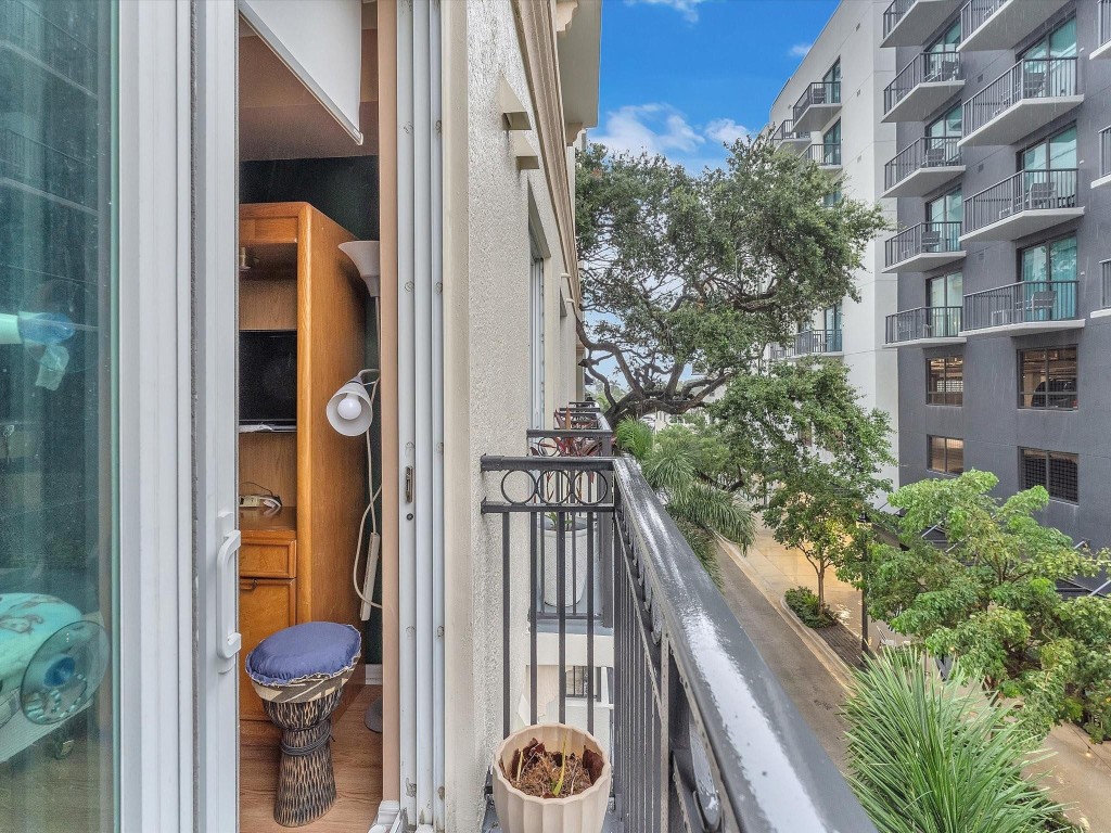 600 S Dixie Highway 339