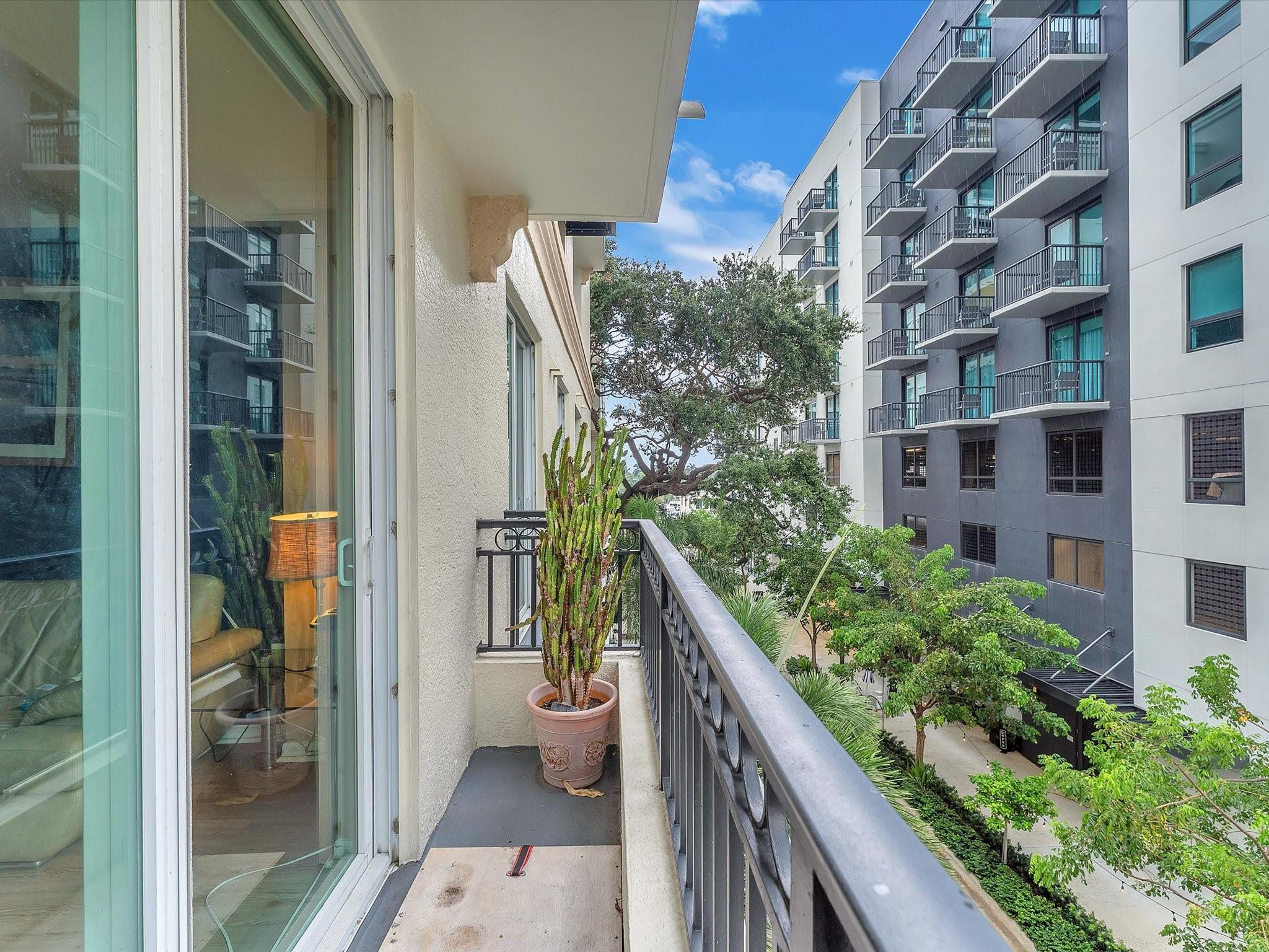 600 S Dixie Highway 339