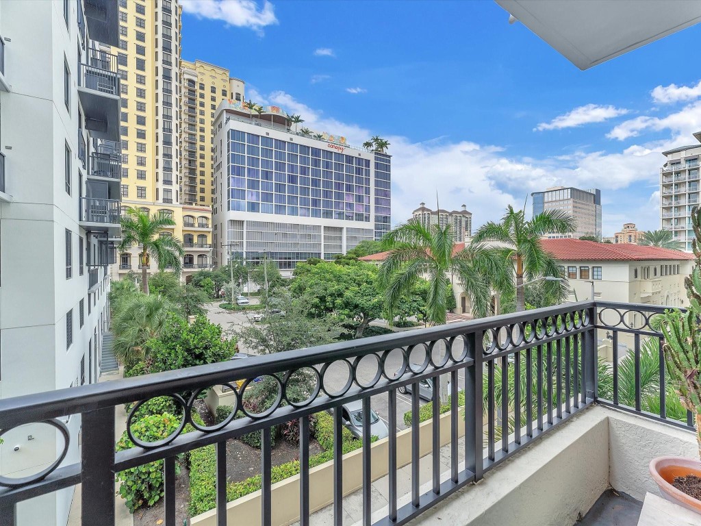 600 S Dixie Highway 339