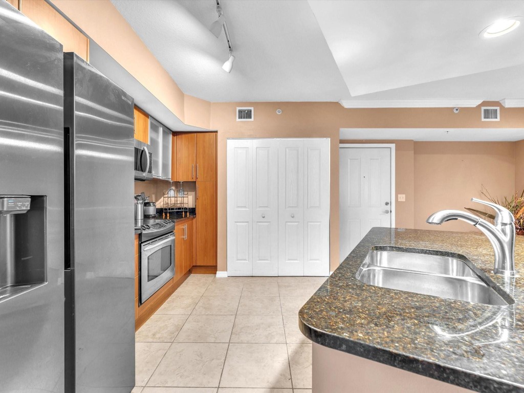 600 S Dixie Highway 339