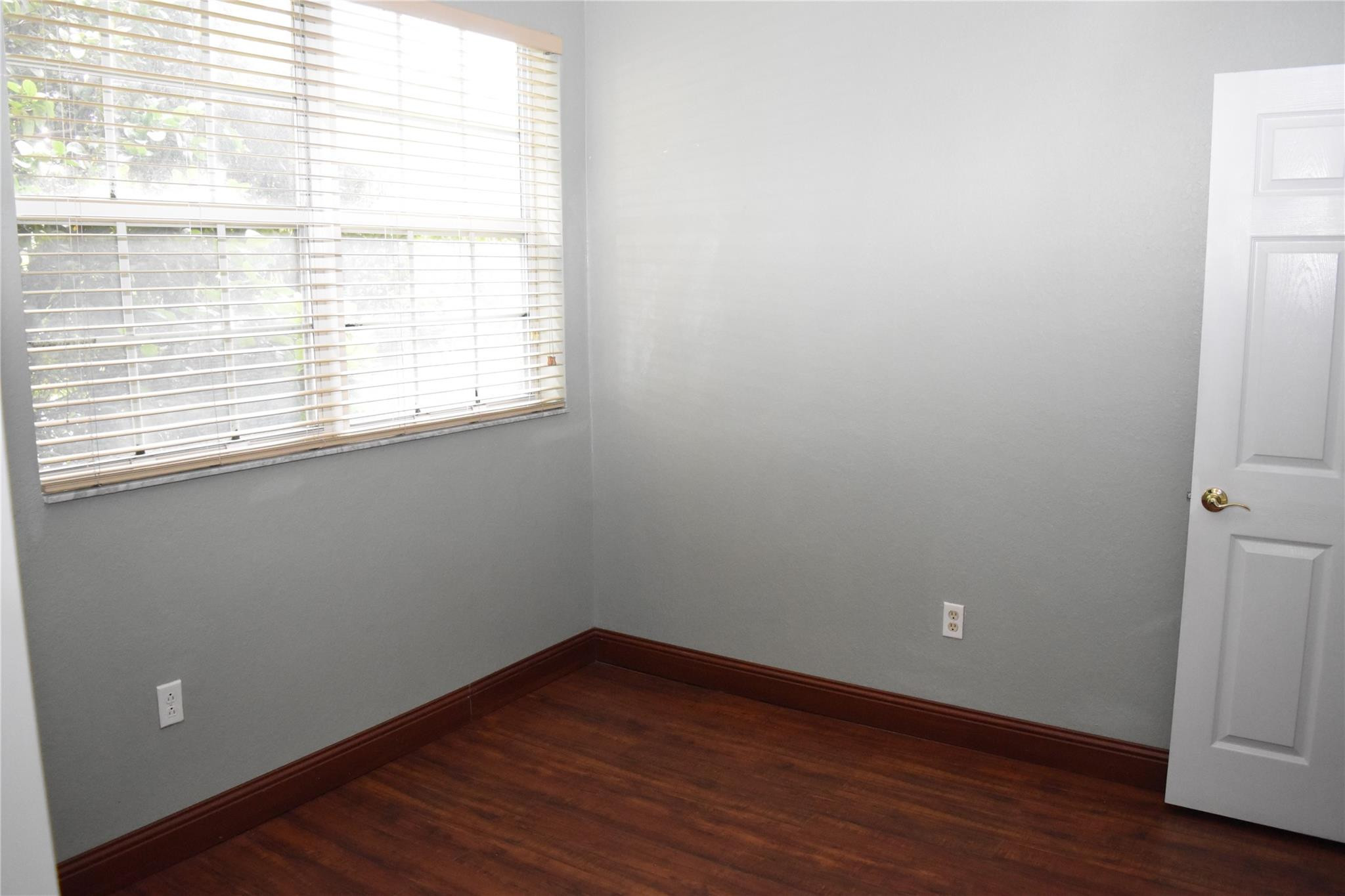 725 NW 42nd Ave