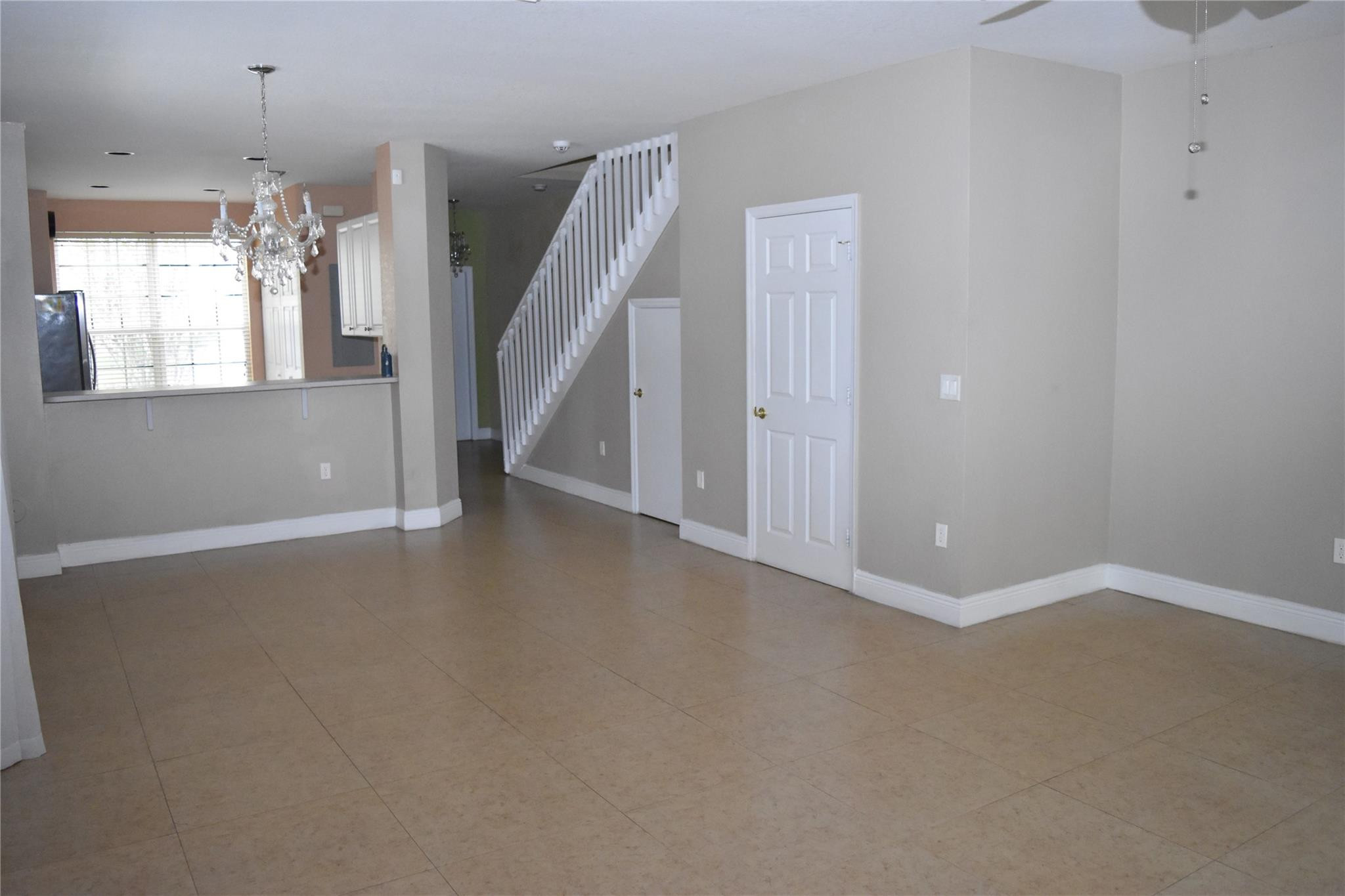 725 NW 42nd Ave