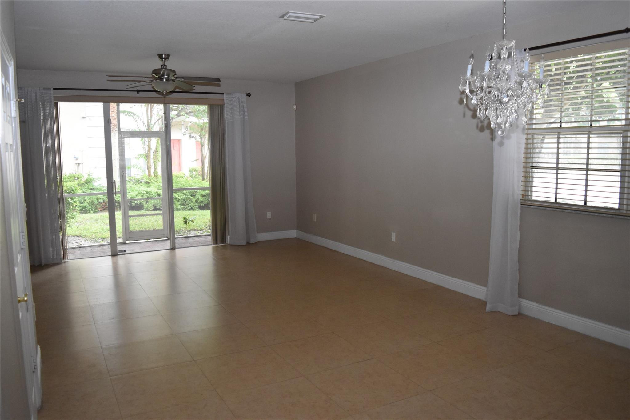 725 NW 42nd Ave