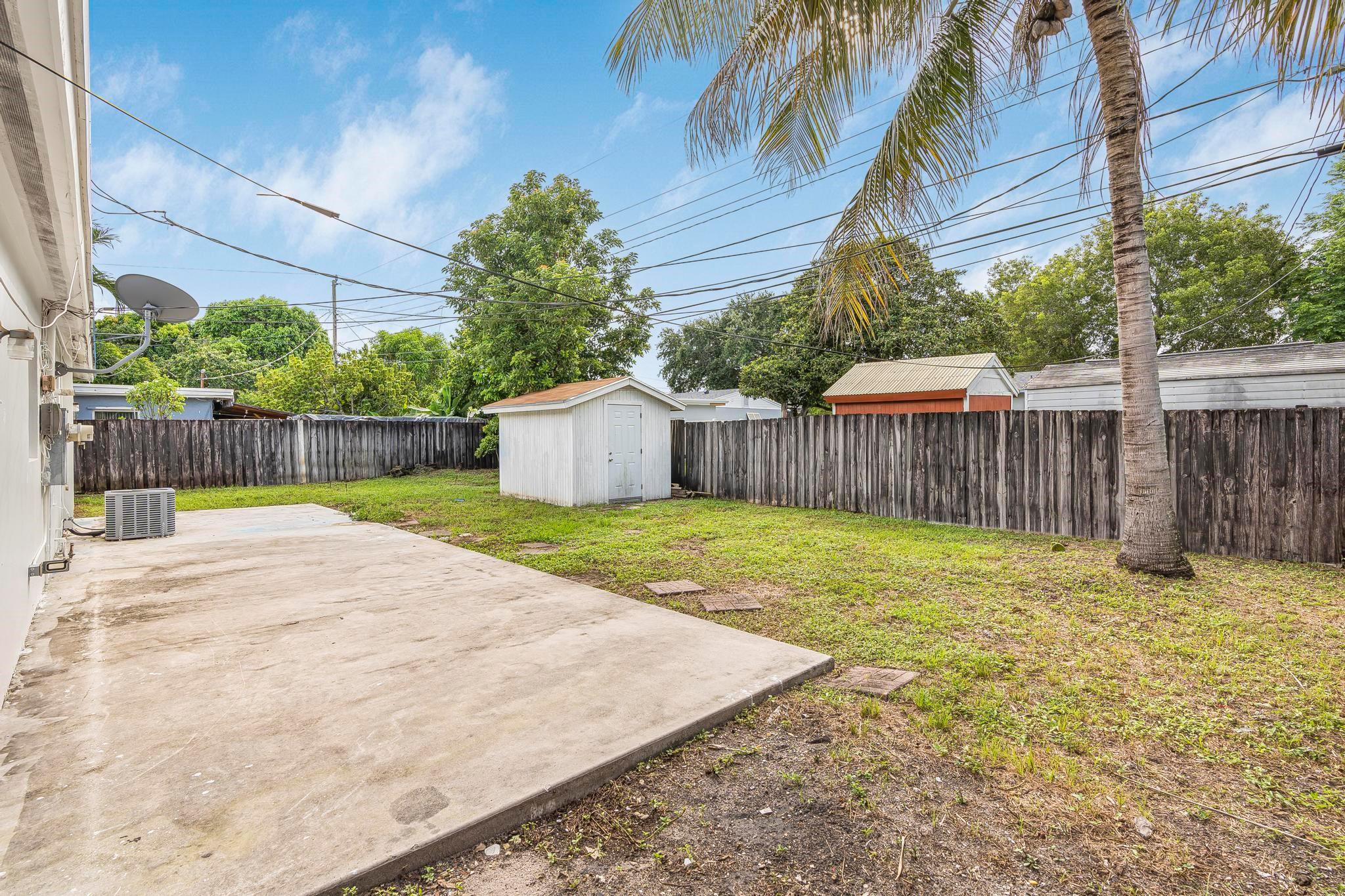 1831 SW 64th Ave