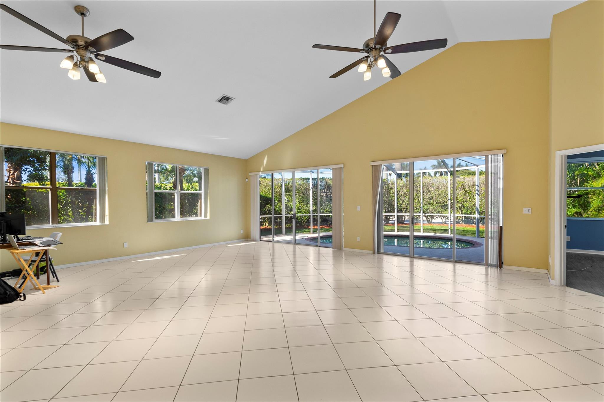 1420 LACOSTA DR