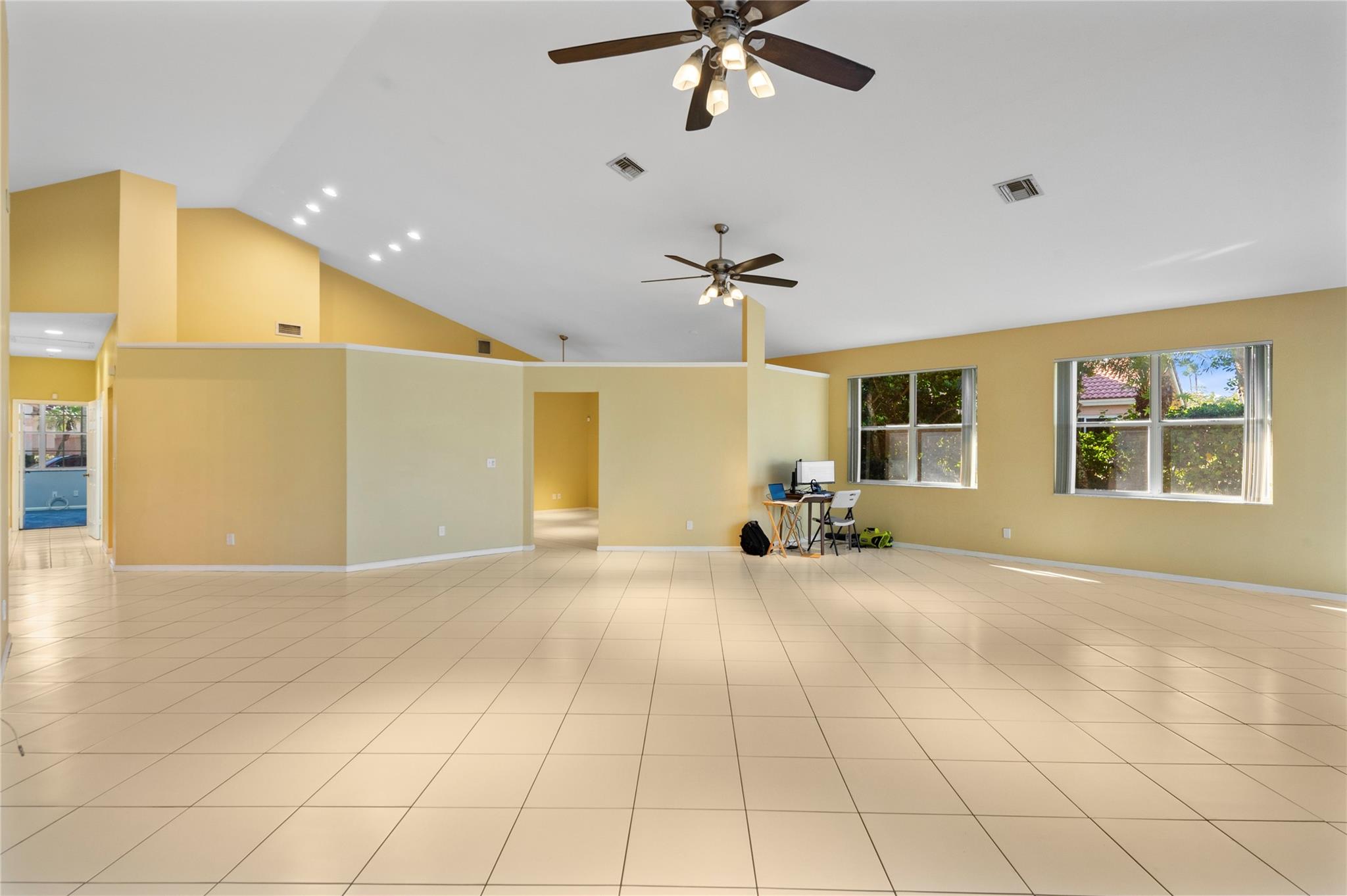 1420 LACOSTA DR