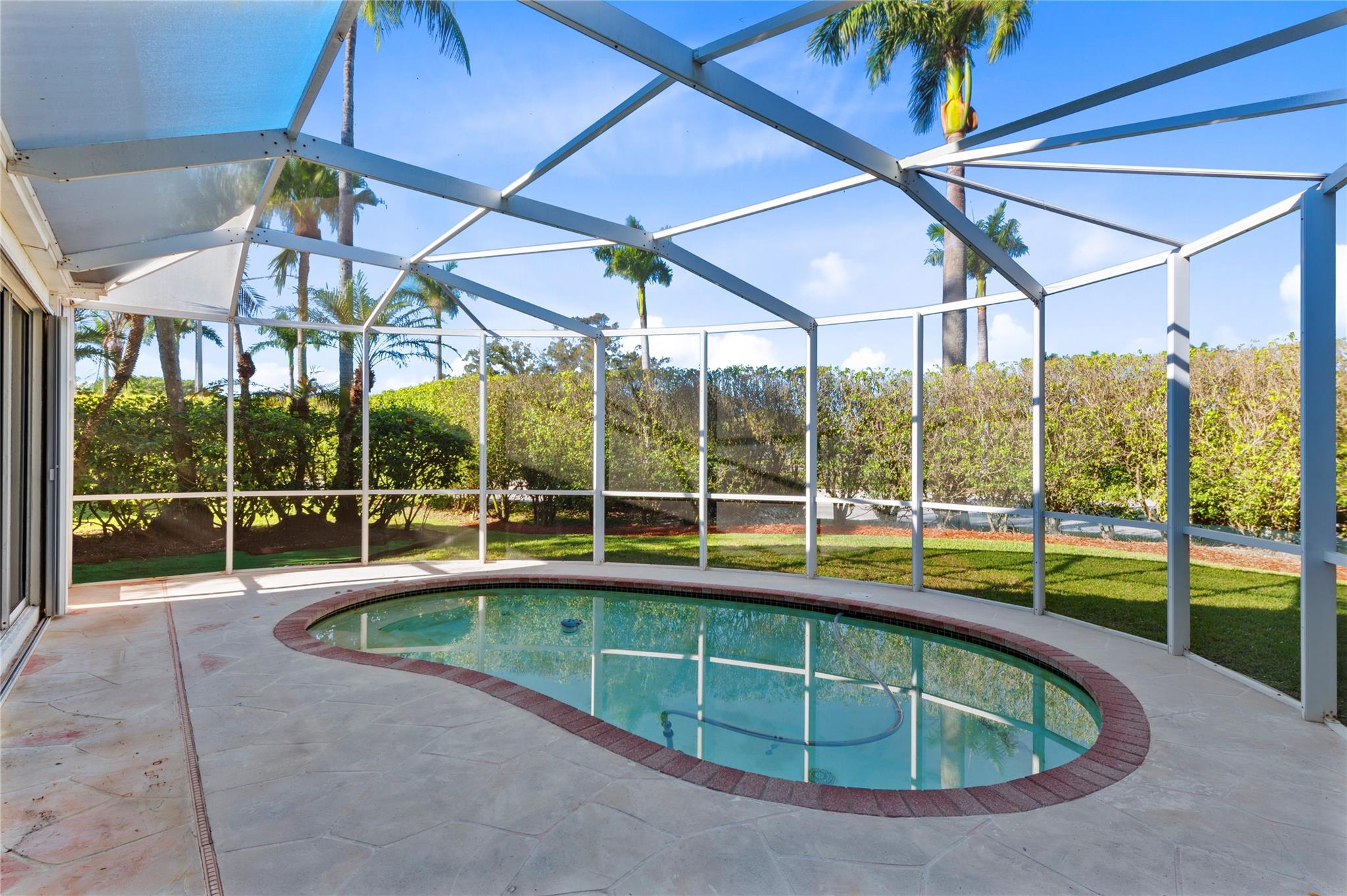 1420 LACOSTA DR