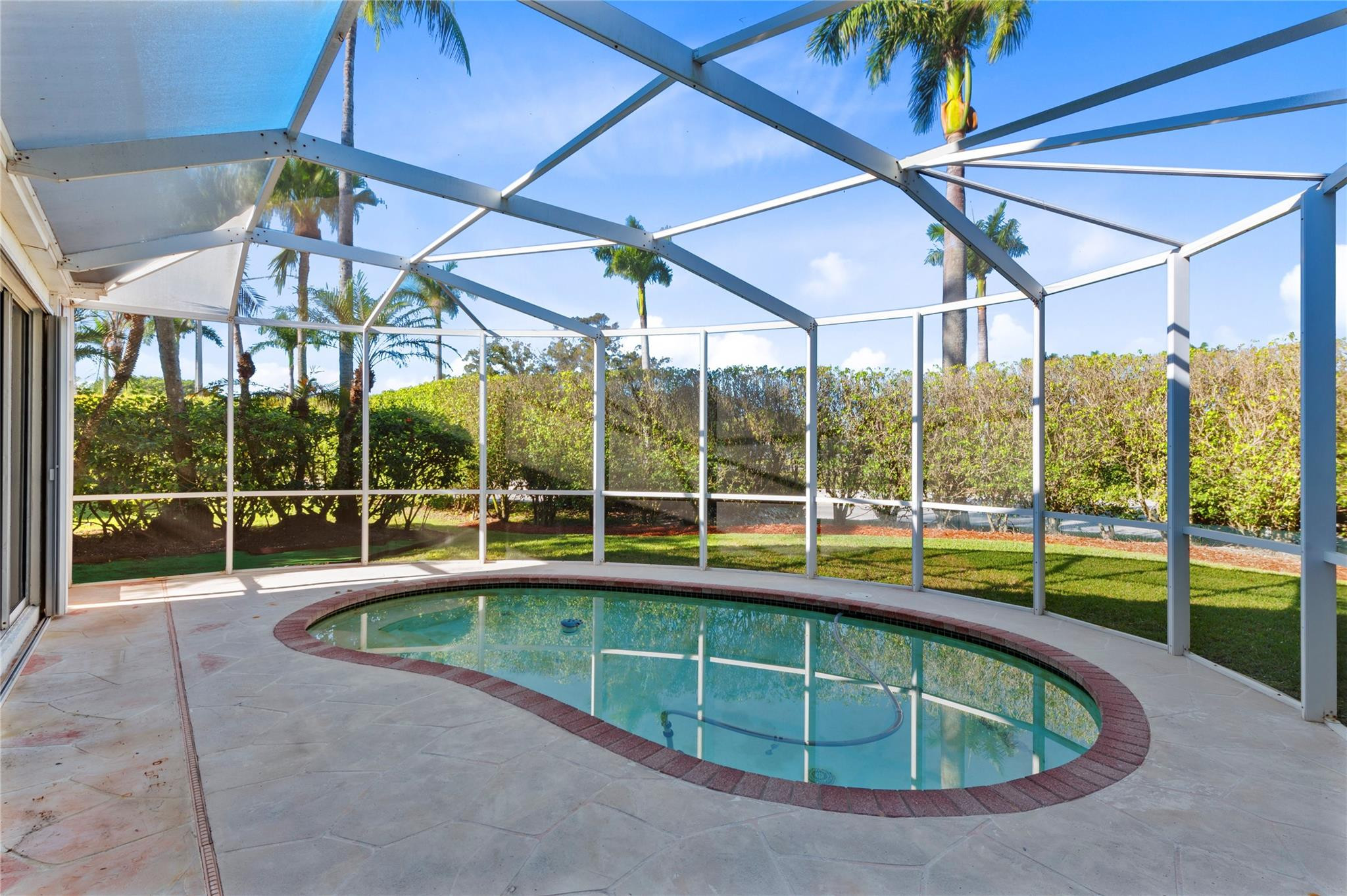 1420 LACOSTA DR