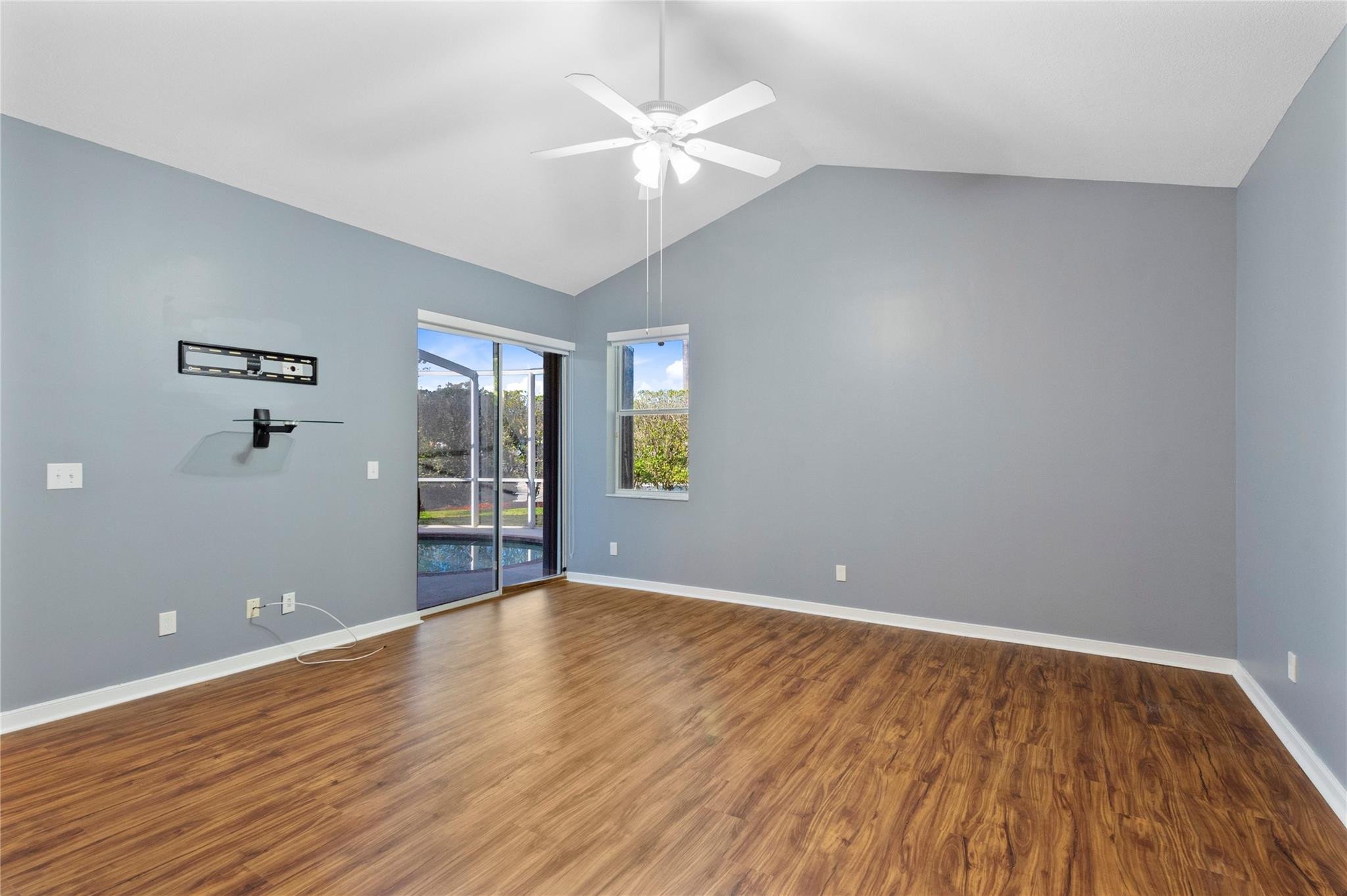 1420 LACOSTA DR