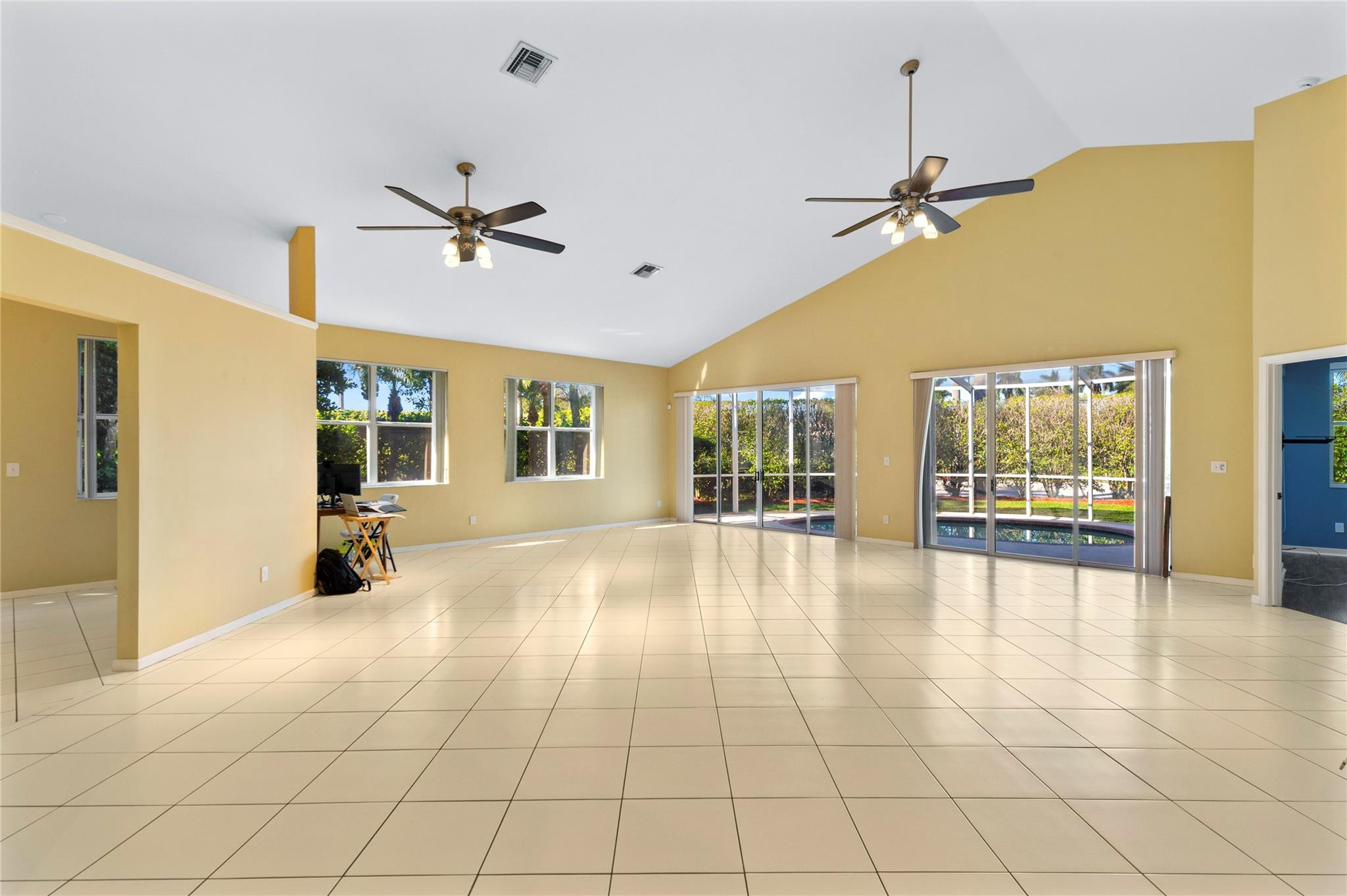 1420 LACOSTA DR