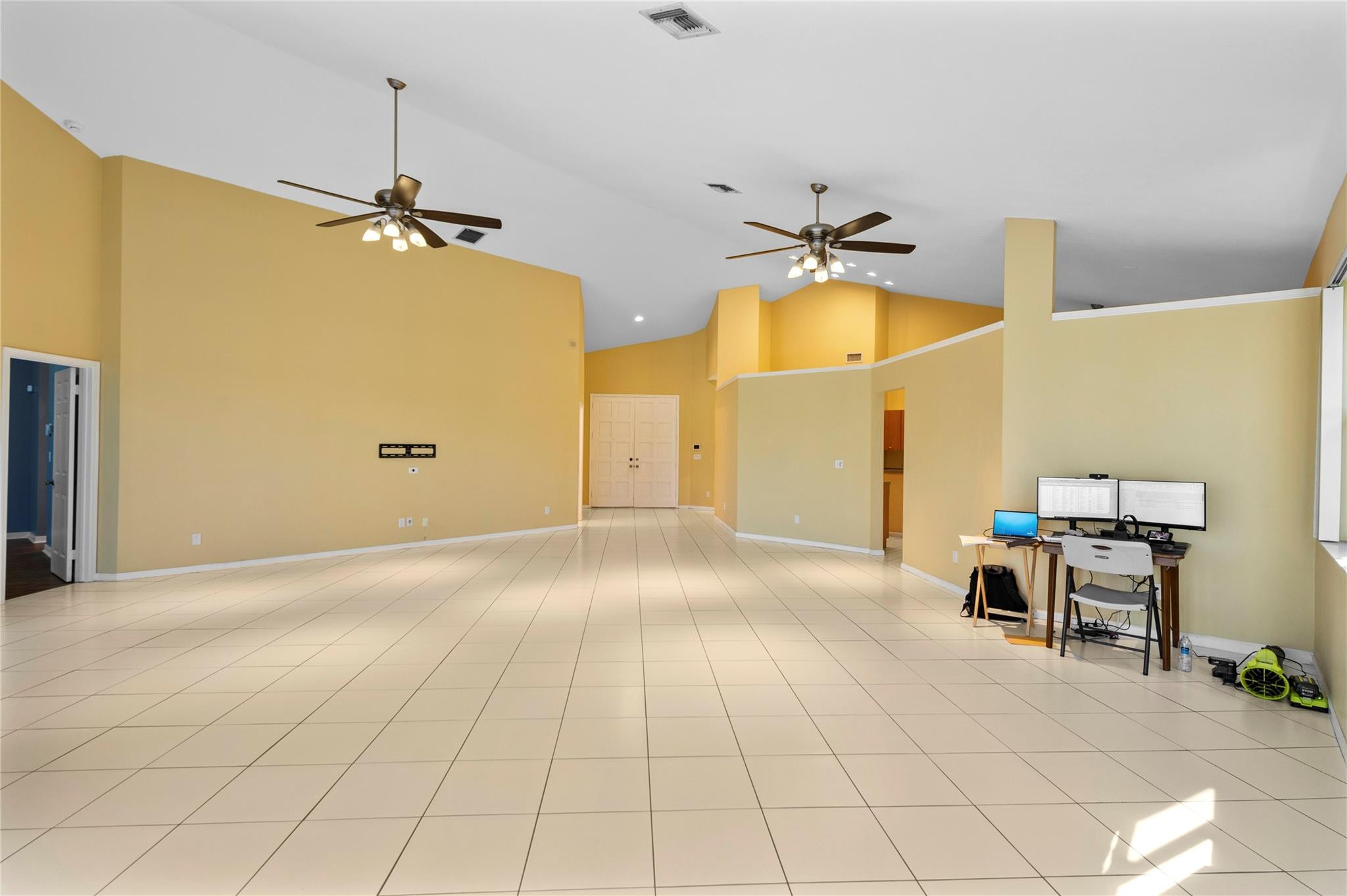 1420 LACOSTA DR