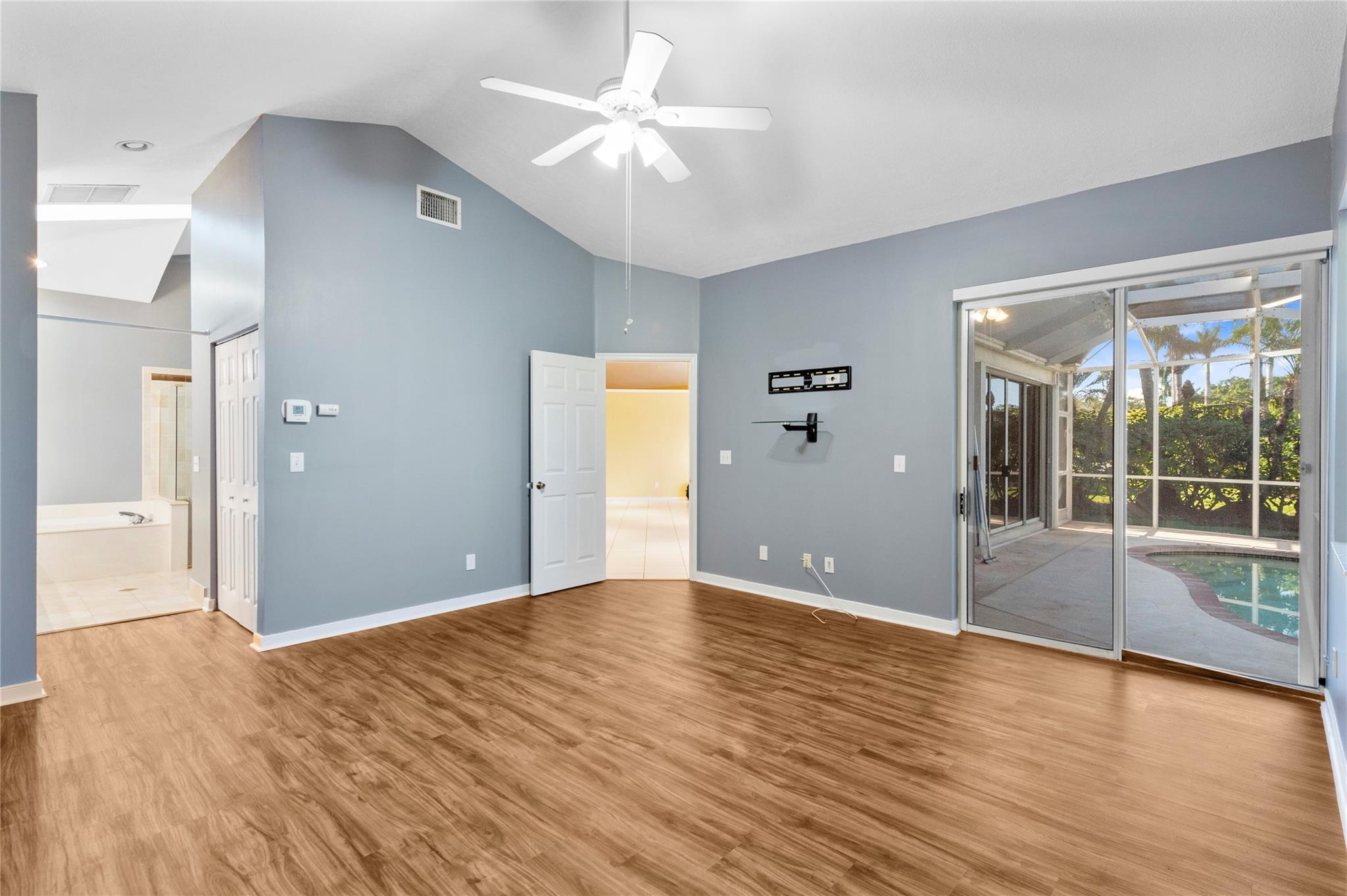 1420 LACOSTA DR