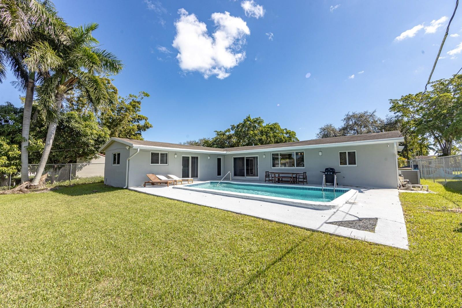 475 NE 142nd St