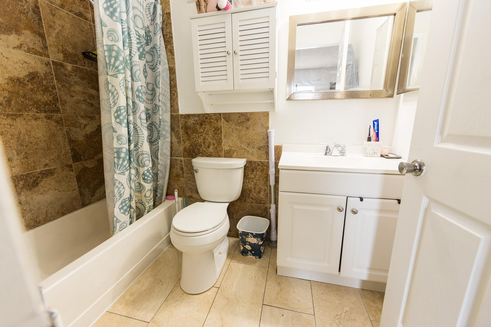 321 E Palm Cir E