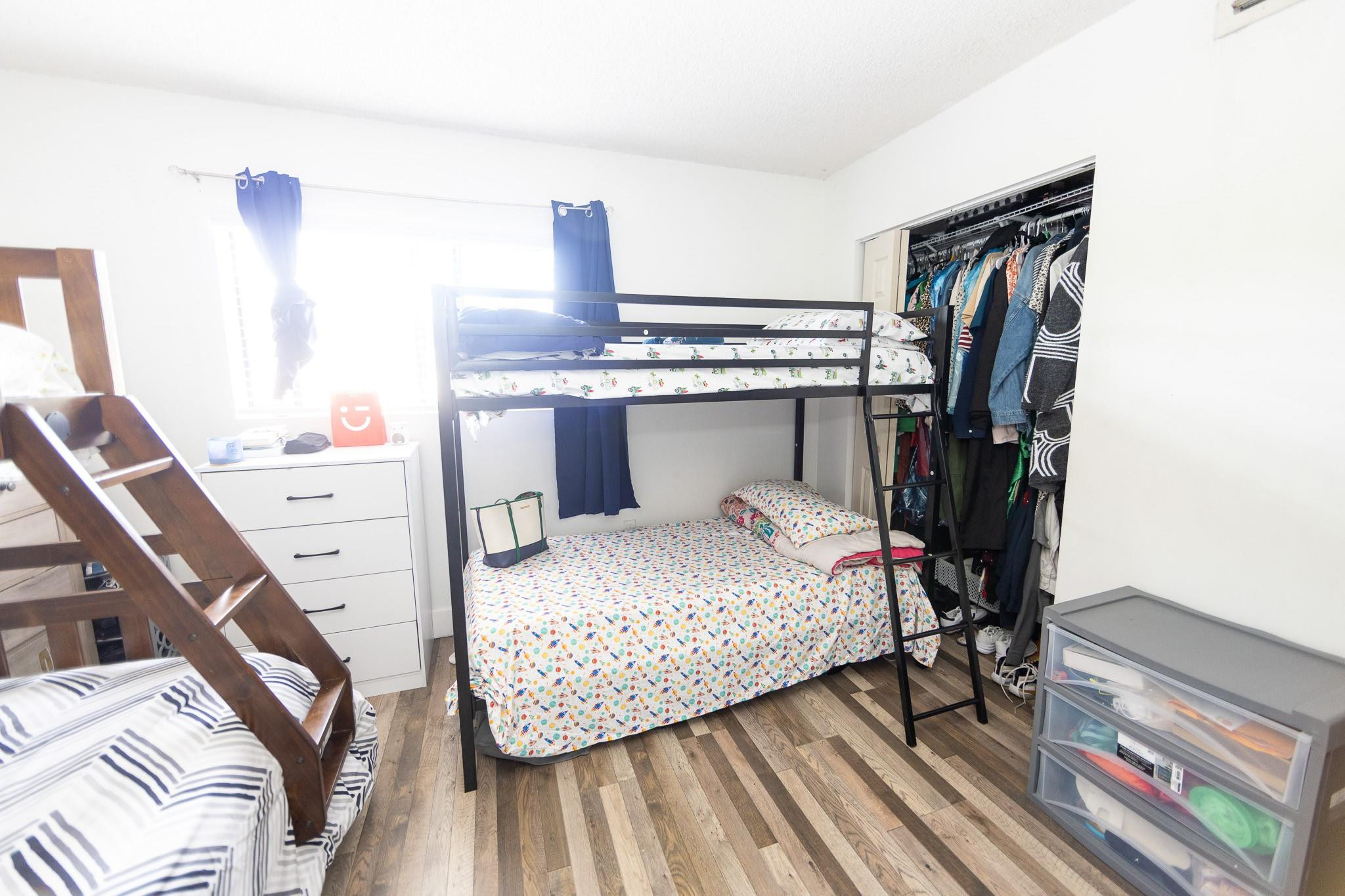 321 E Palm Cir E