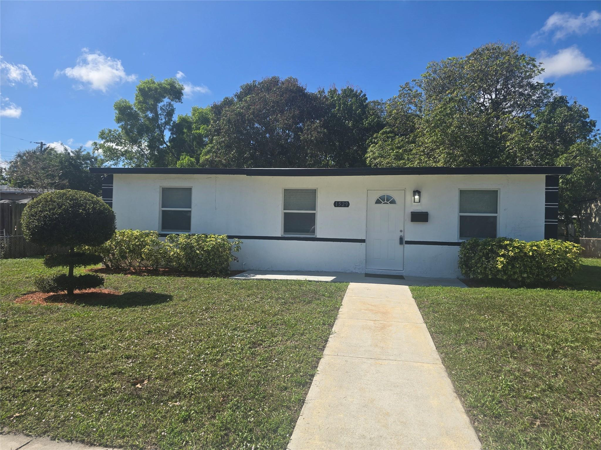 1529 NW 5th Ave
