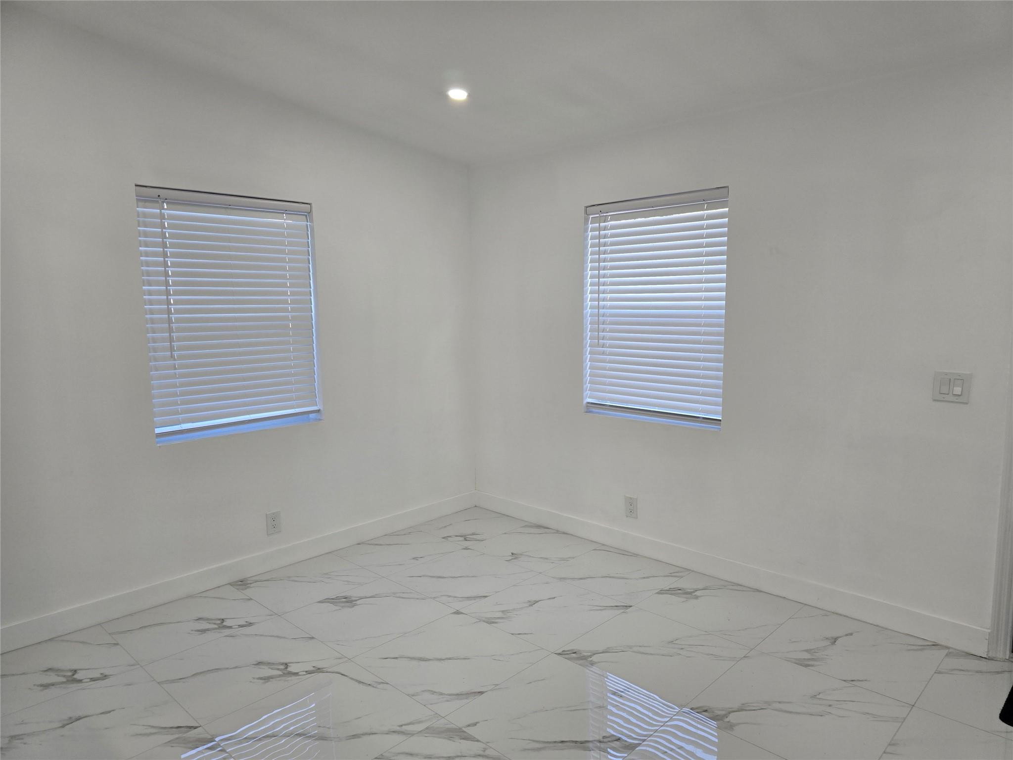 1529 NW 5th Ave