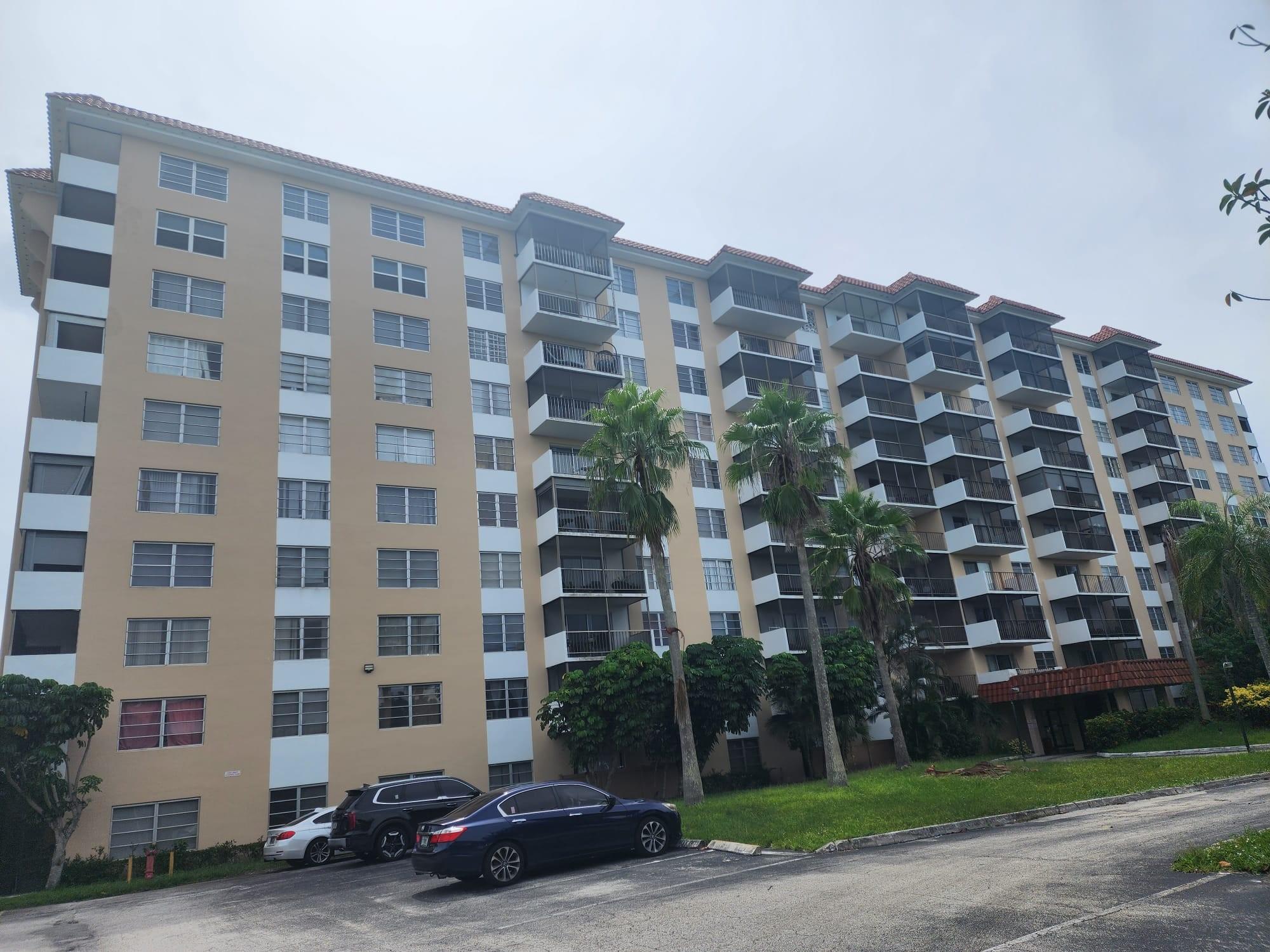4174 Inverrary Dr 811