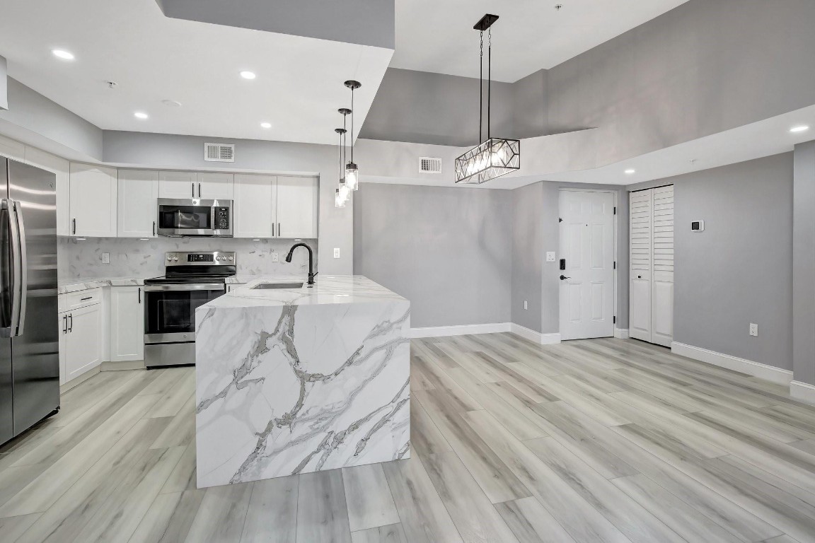 2031 Renaissance Blvd 305