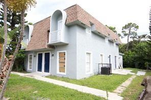 579 NW 41st St B