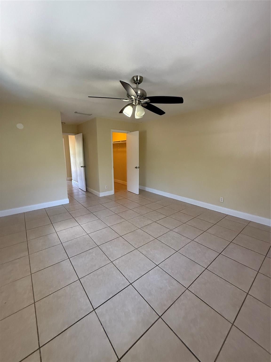579 NW 41st St B