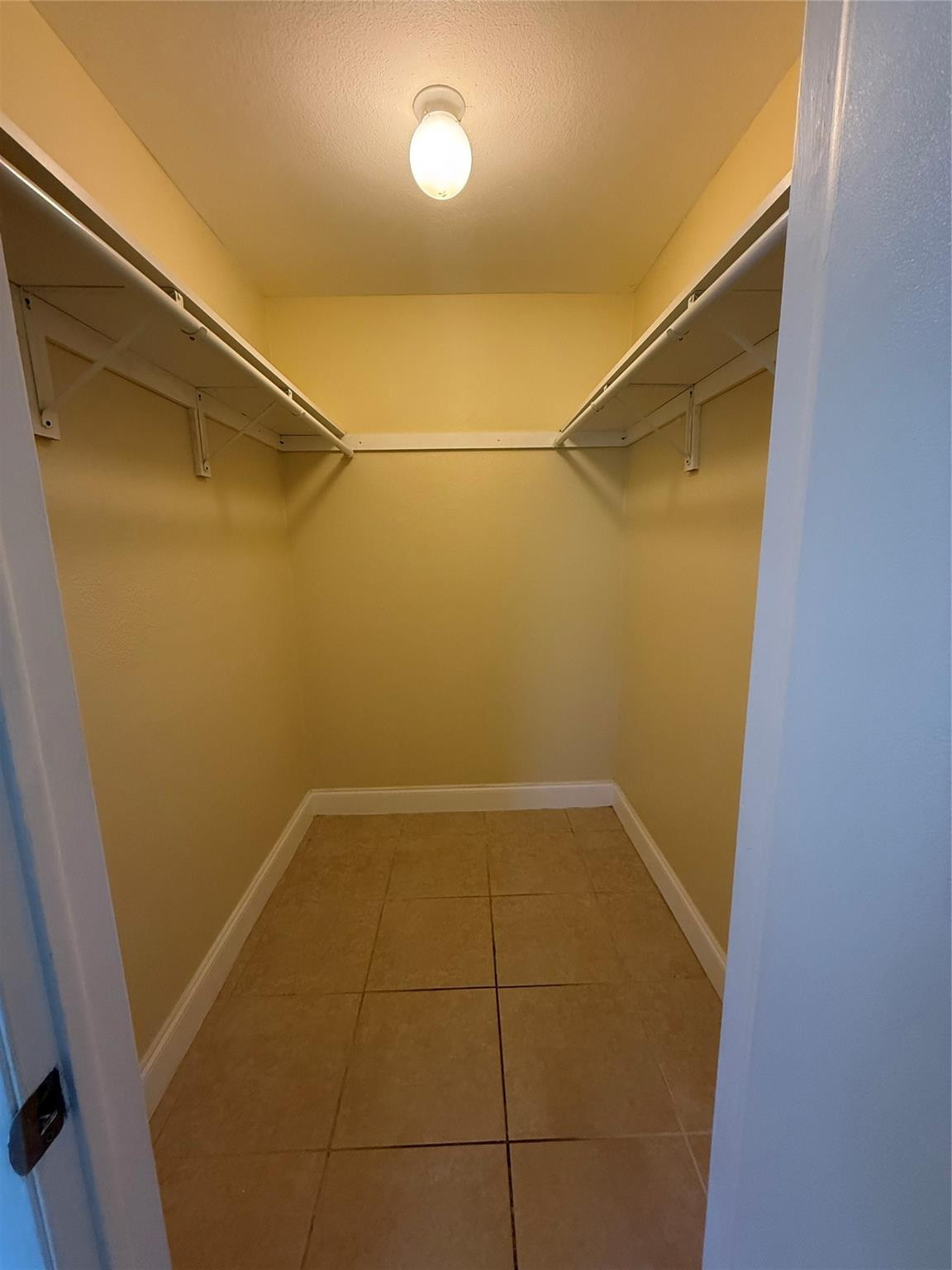 579 NW 41st St B