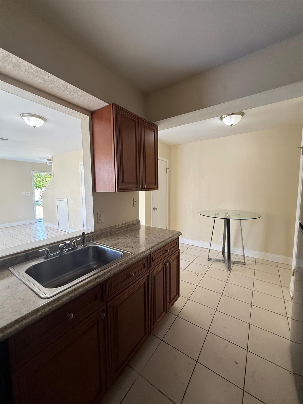 579 NW 41st St B