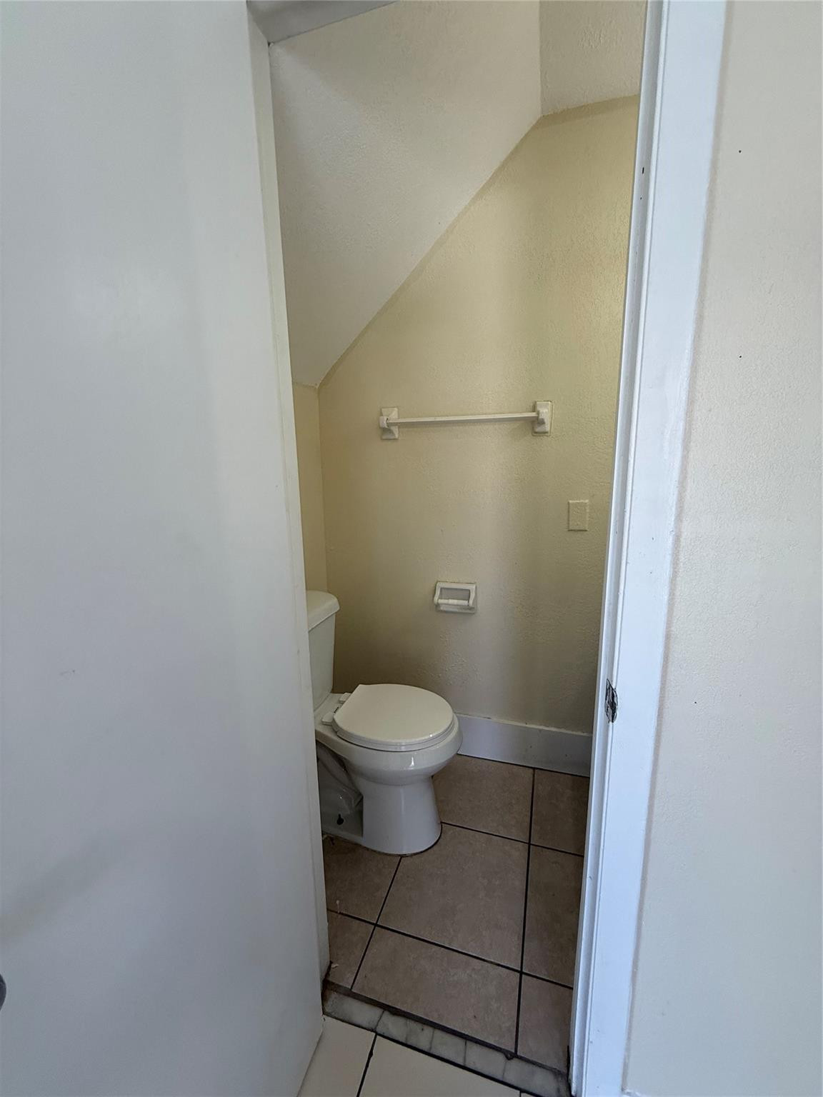 579 NW 41st St B