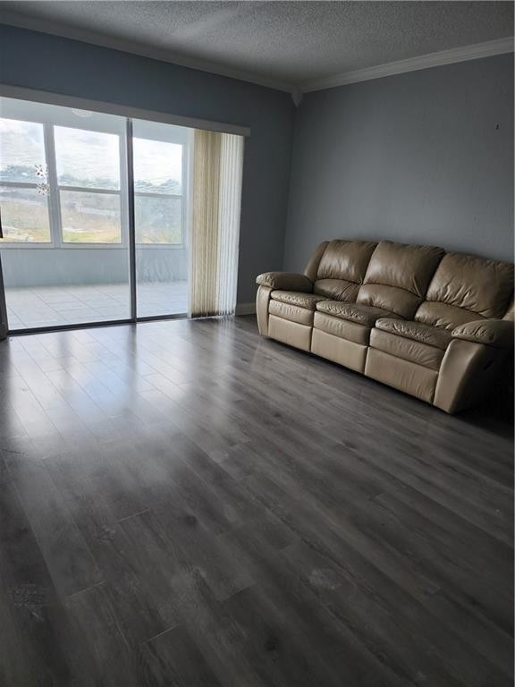 1005 Country Club Dr 406