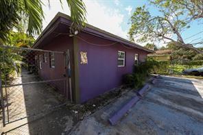 1128 NW 5th Ct