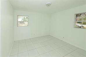 1128 NW 5th Ct