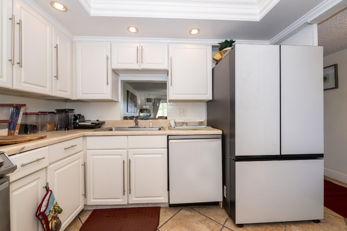 8821 NW 38th Dr 205A