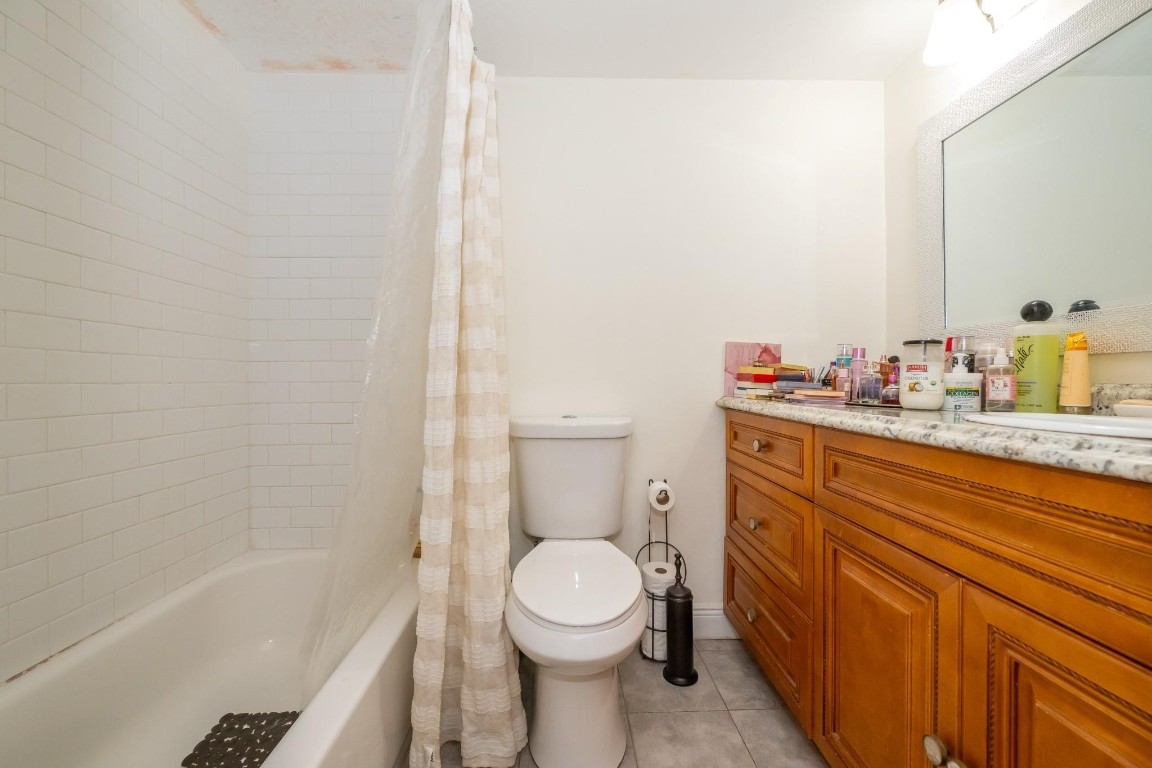 8821 NW 38th Dr 205A