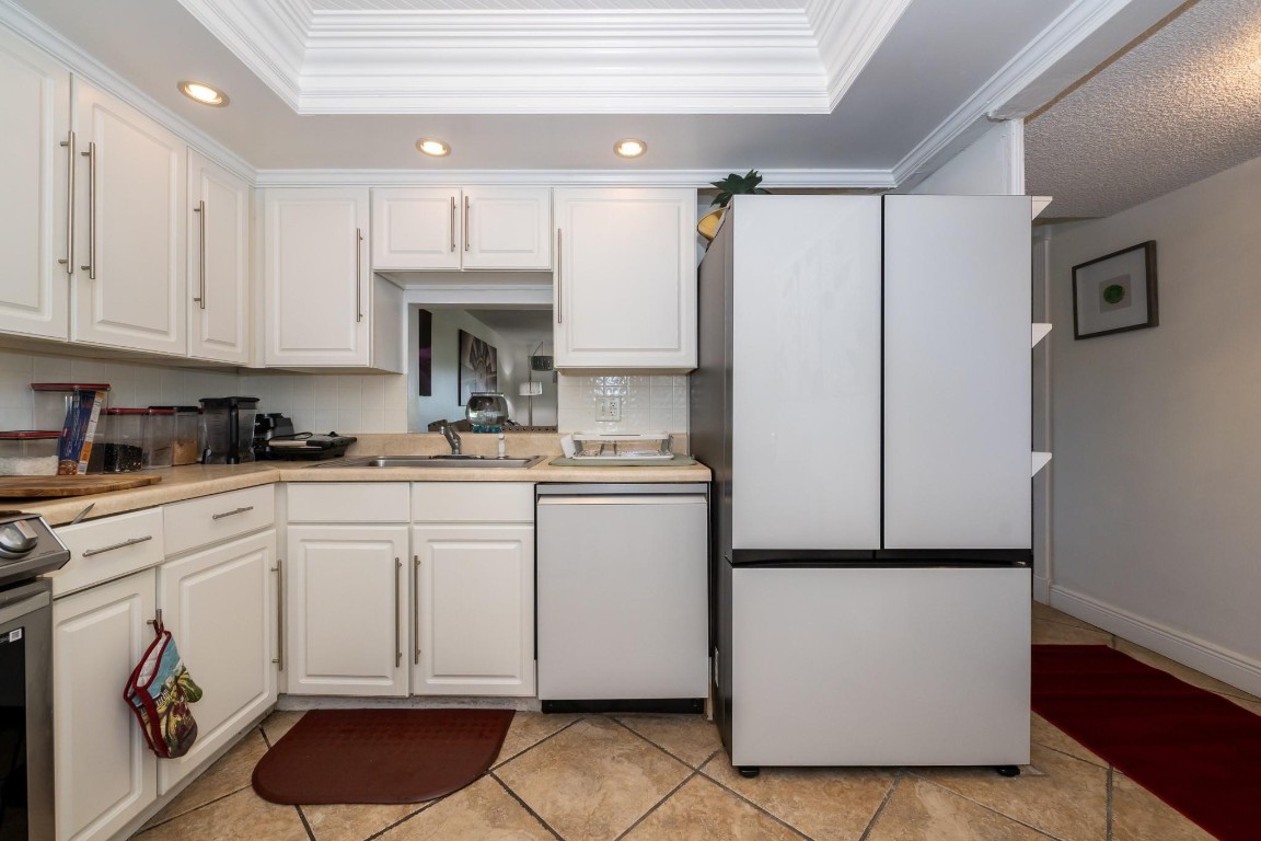 8821 NW 38th Dr 205A