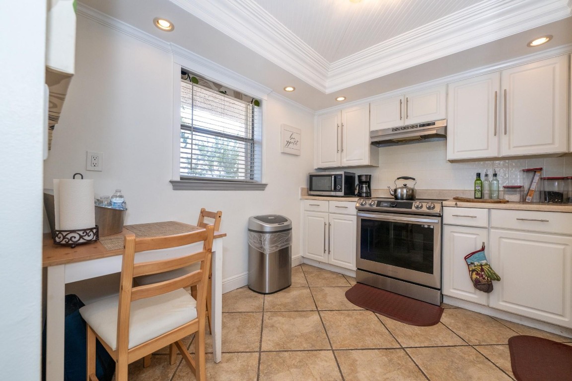 8821 NW 38th Dr 205A